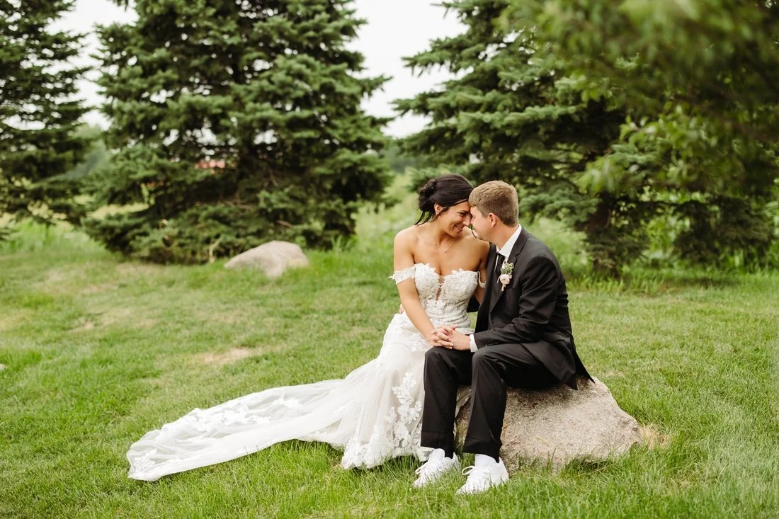 atrium-at-blu-haven-souix-falls-wedding_0052.jpg