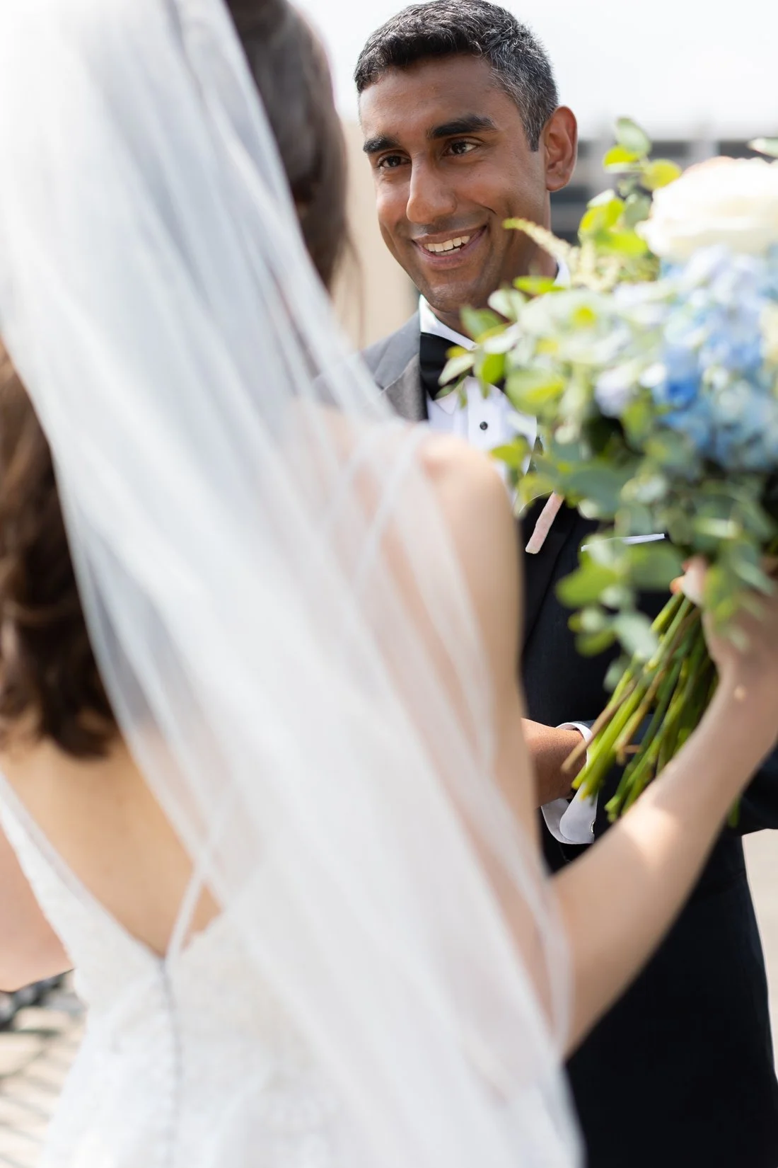 souix-falls-Hilton-Garden-Inn-Downtown-Wedding_0003.jpg