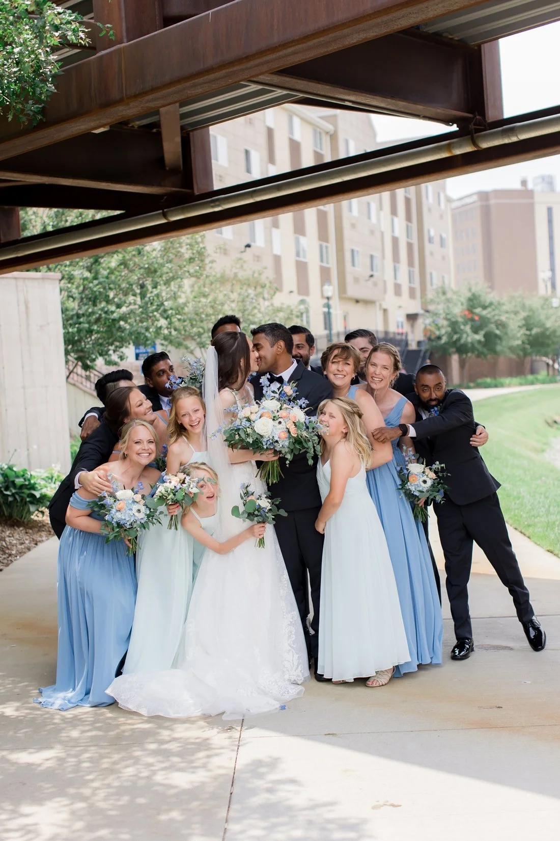 souix-falls-Hilton-Garden-Inn-Downtown-Wedding_0006.jpg