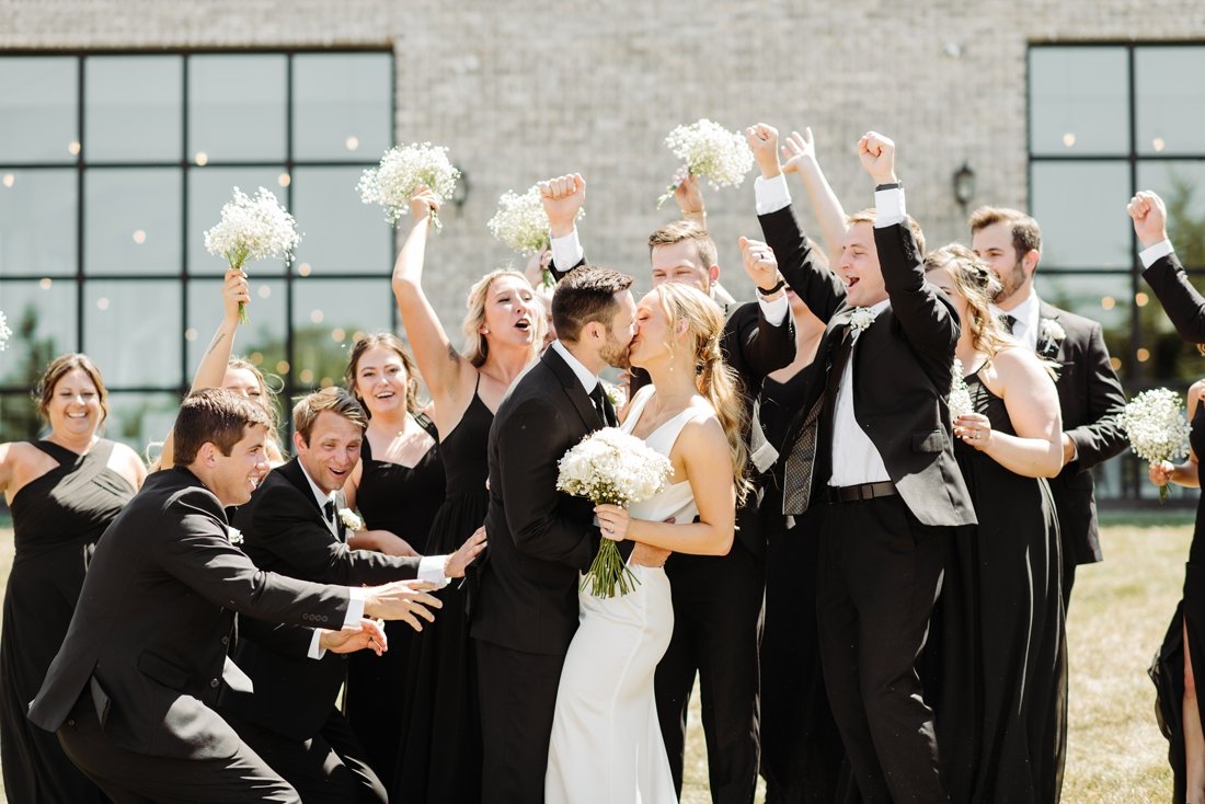 The-Atrium-sioux-falls-Wedding_0016.jpg