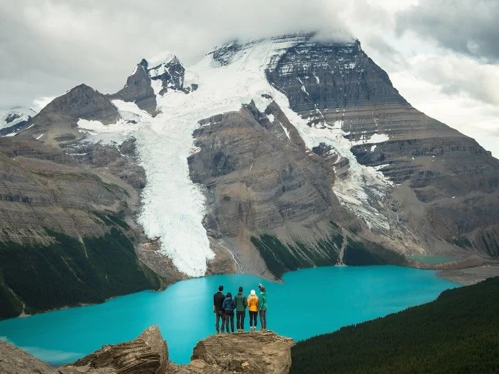 Berg Lake with the gang 🏕️

Grateful to be able to spend 2 nights in the beautiful BC backcountry full of laughter and great vibes. 

#berglake #berglaketrail #explorebc