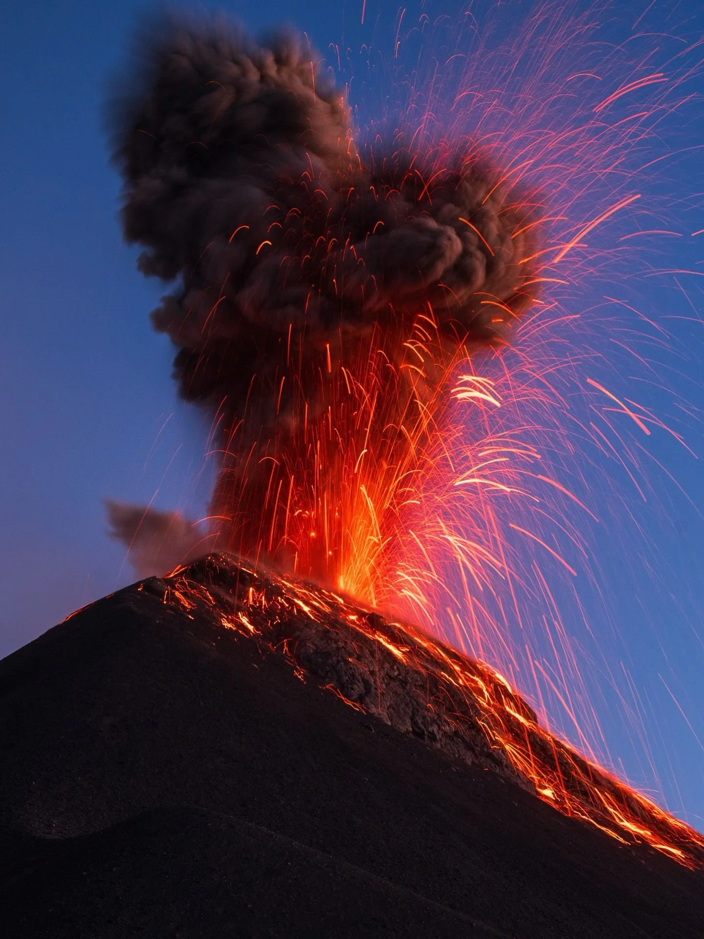 Fuego was a wild adventure 🌋

I don&rsquo;t think there&rsquo;s another place in the world quite like this&hellip;

#fuego #acatenango #volcanagua #guatemala