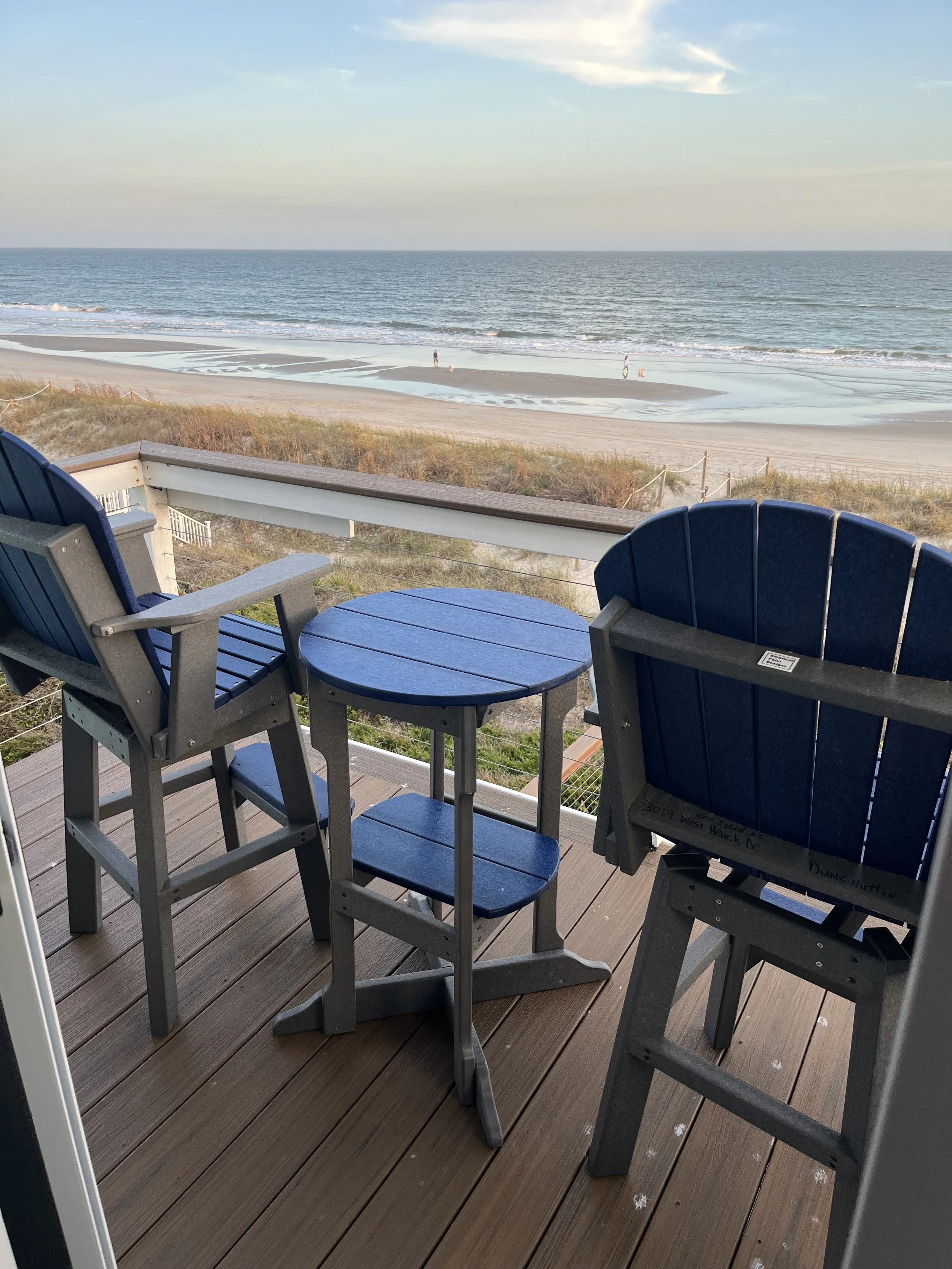 Best Poly Furniture Companies: Top 5 Brands Compared