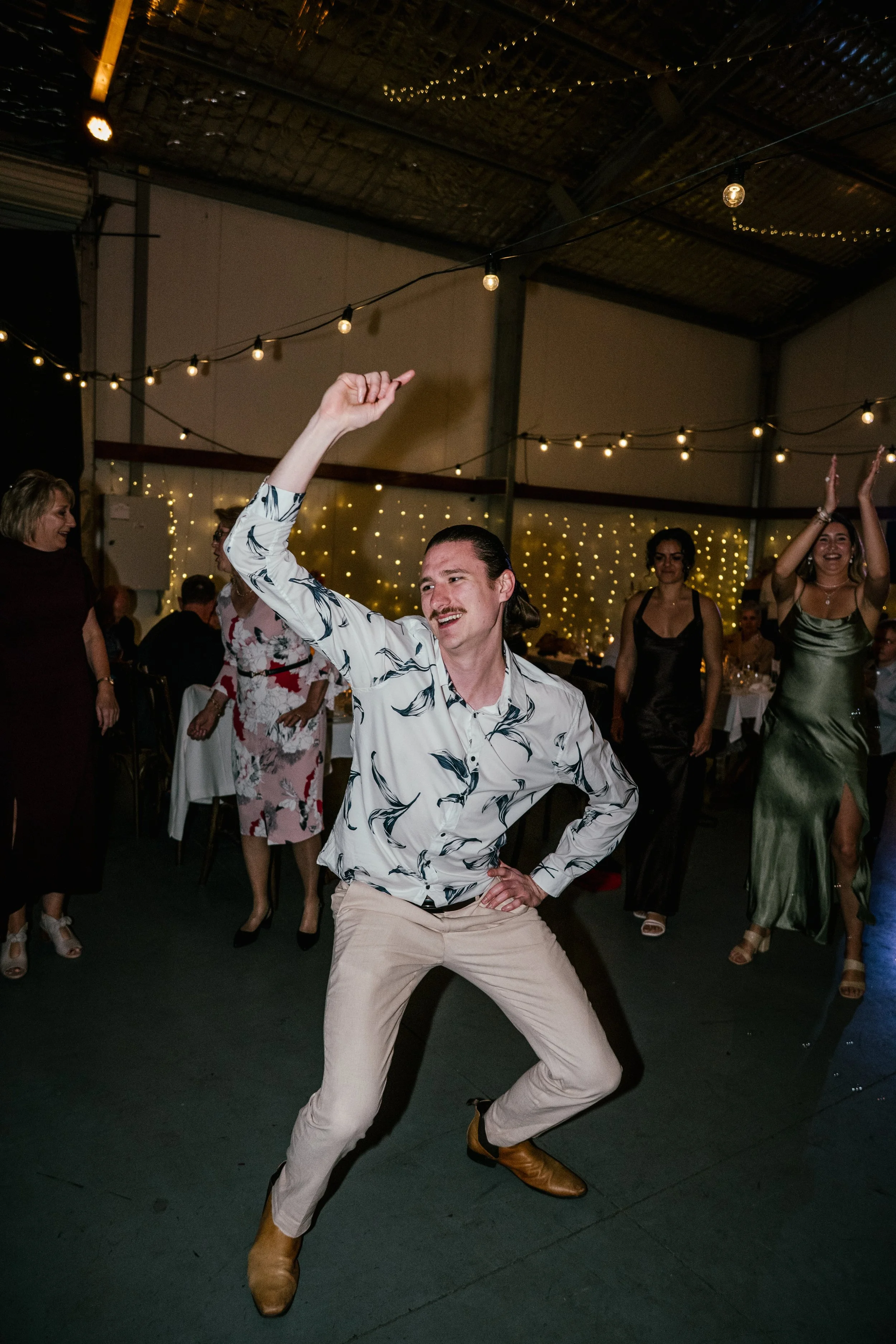 rachael-jayden-canungra-valley-vineyards-wedding (33).jpg
