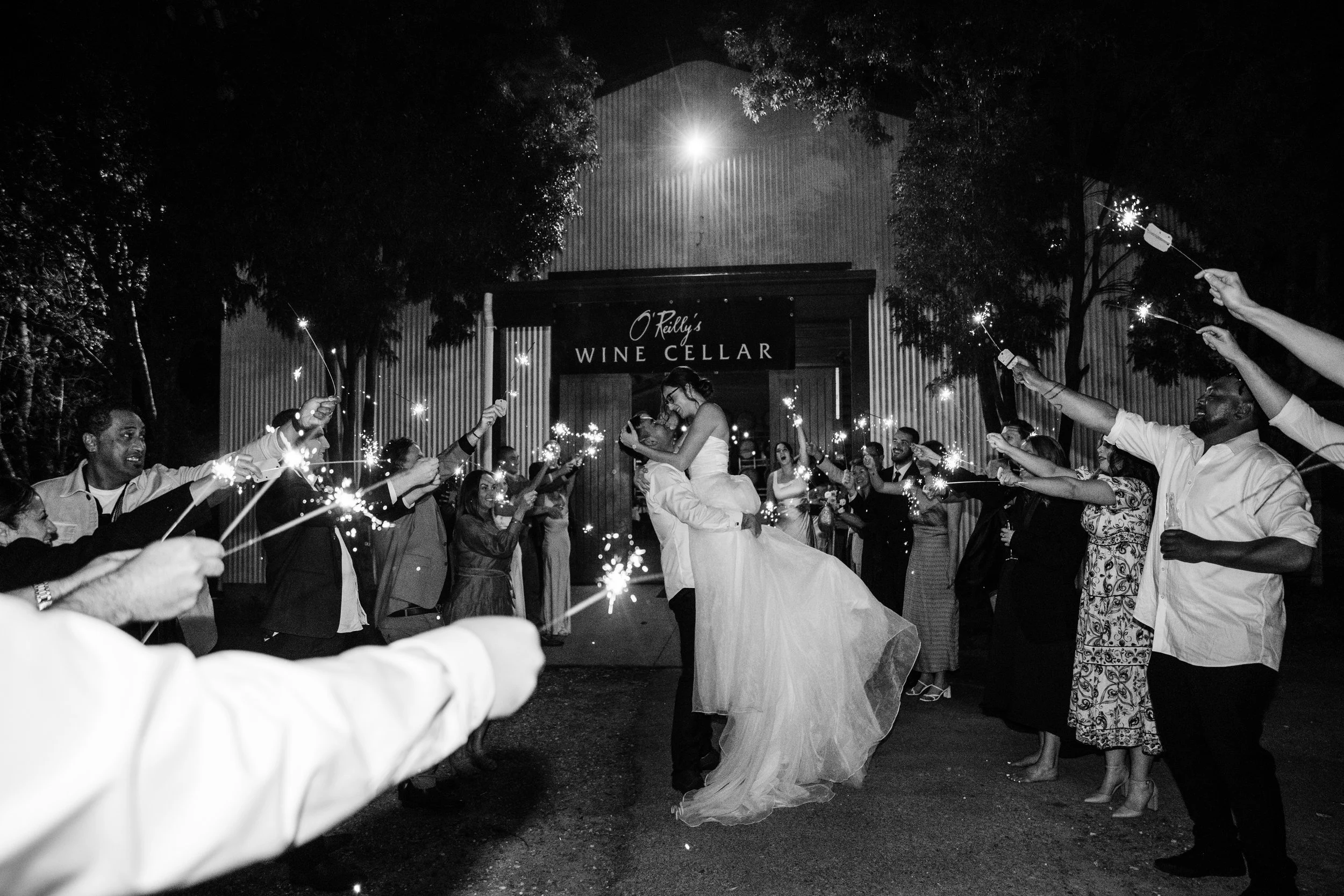 rachael-jayden-canungra-valley-vineyards-wedding (34).jpg