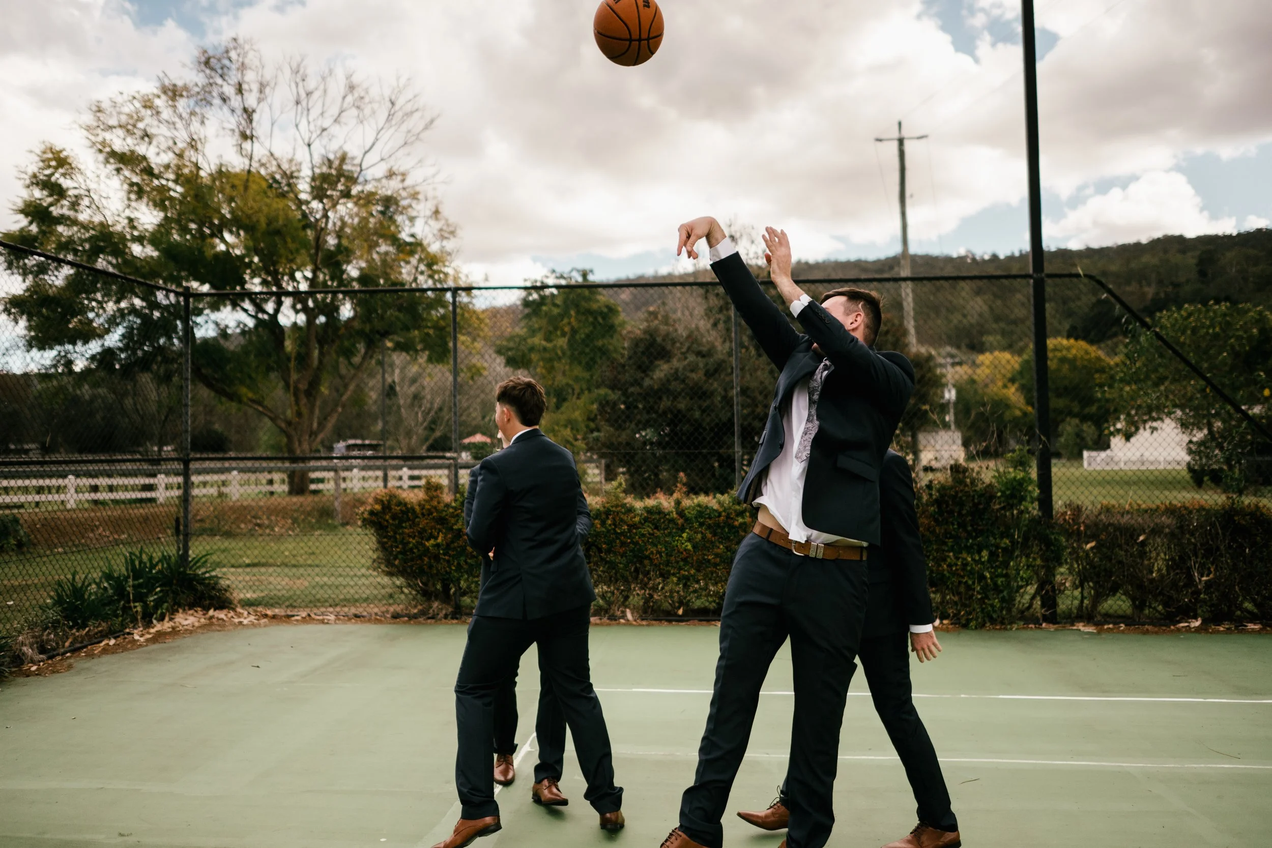 rachael-jayden-canungra-valley-vineyards-wedding (36).jpg