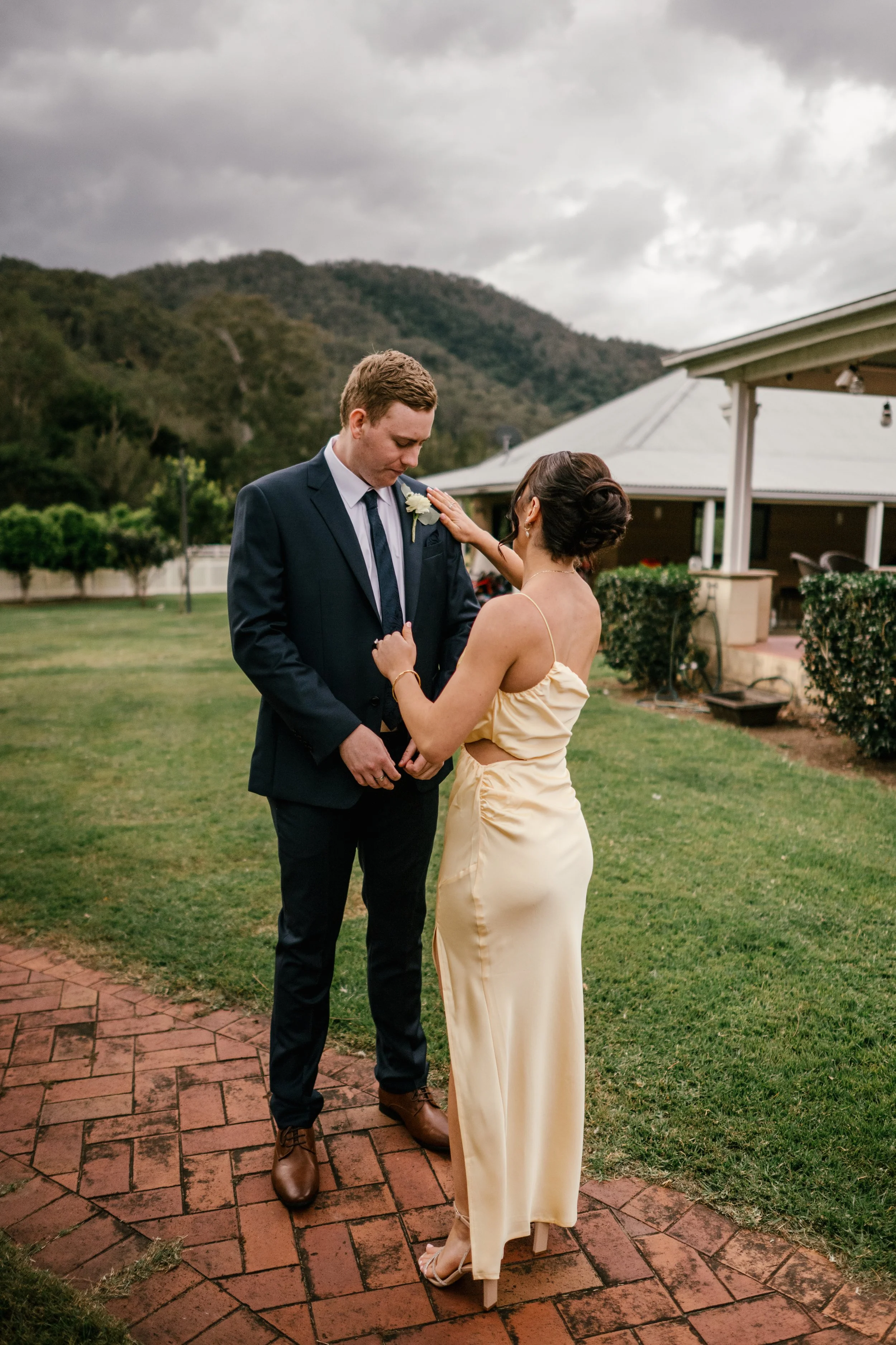 rachael-jayden-canungra-valley-vineyards-wedding (1).jpg