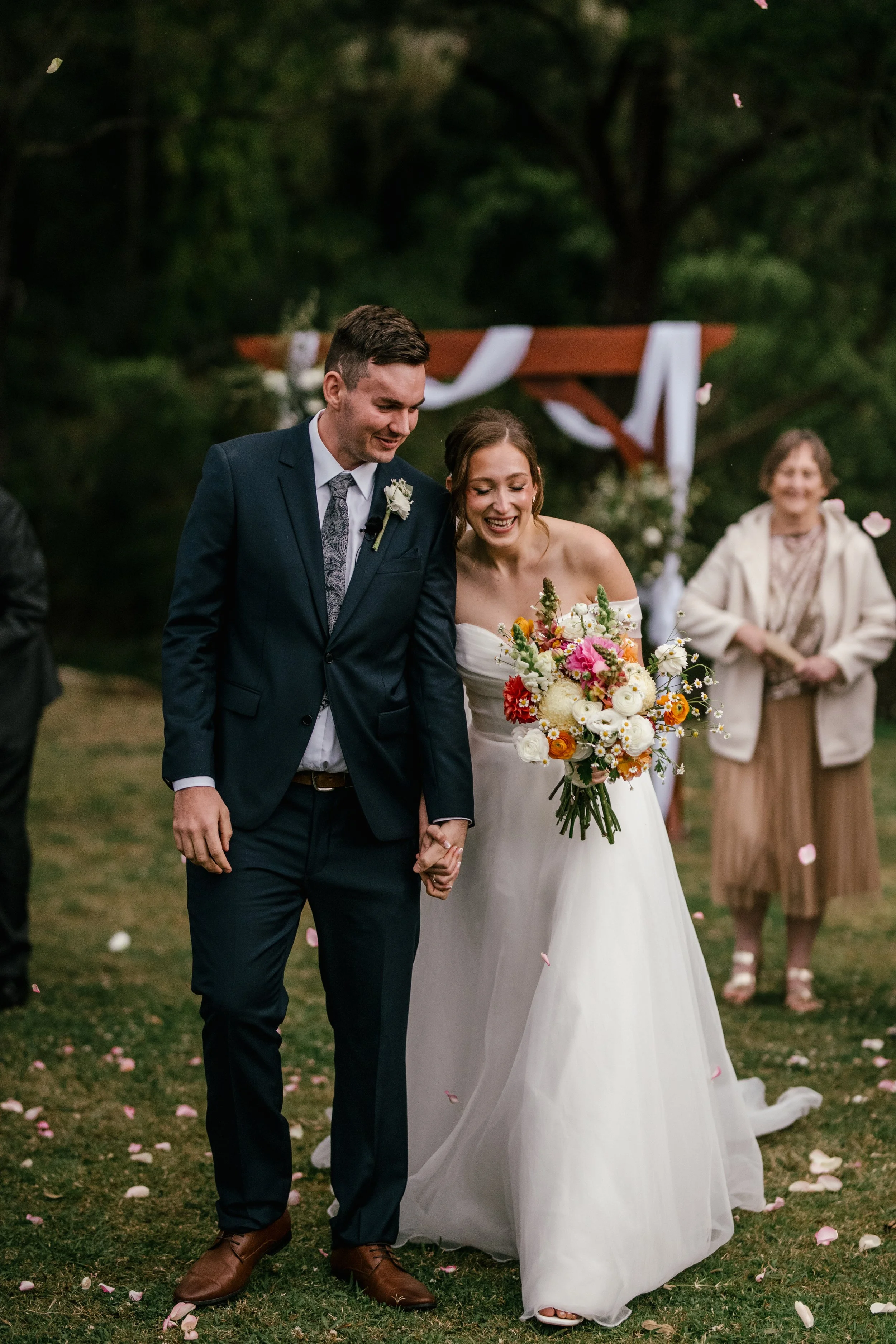 rachael-jayden-canungra-valley-vineyards-wedding (19).jpg