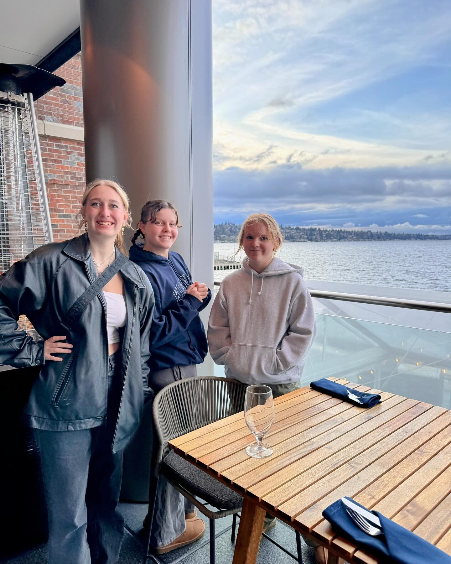 The perks of having a dance comp at a beautiful venue&hellip;the whole family can enjoy waterfront views at dinner before Em hit the stage. I was fully expecting sisters + roomie to bolt after Em&rsquo;s performance but they were so into it, they sta