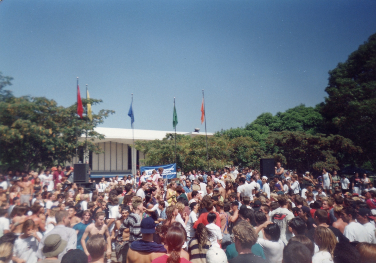 No Doubt - Cal State Fullerton noontime show - Early 90's
