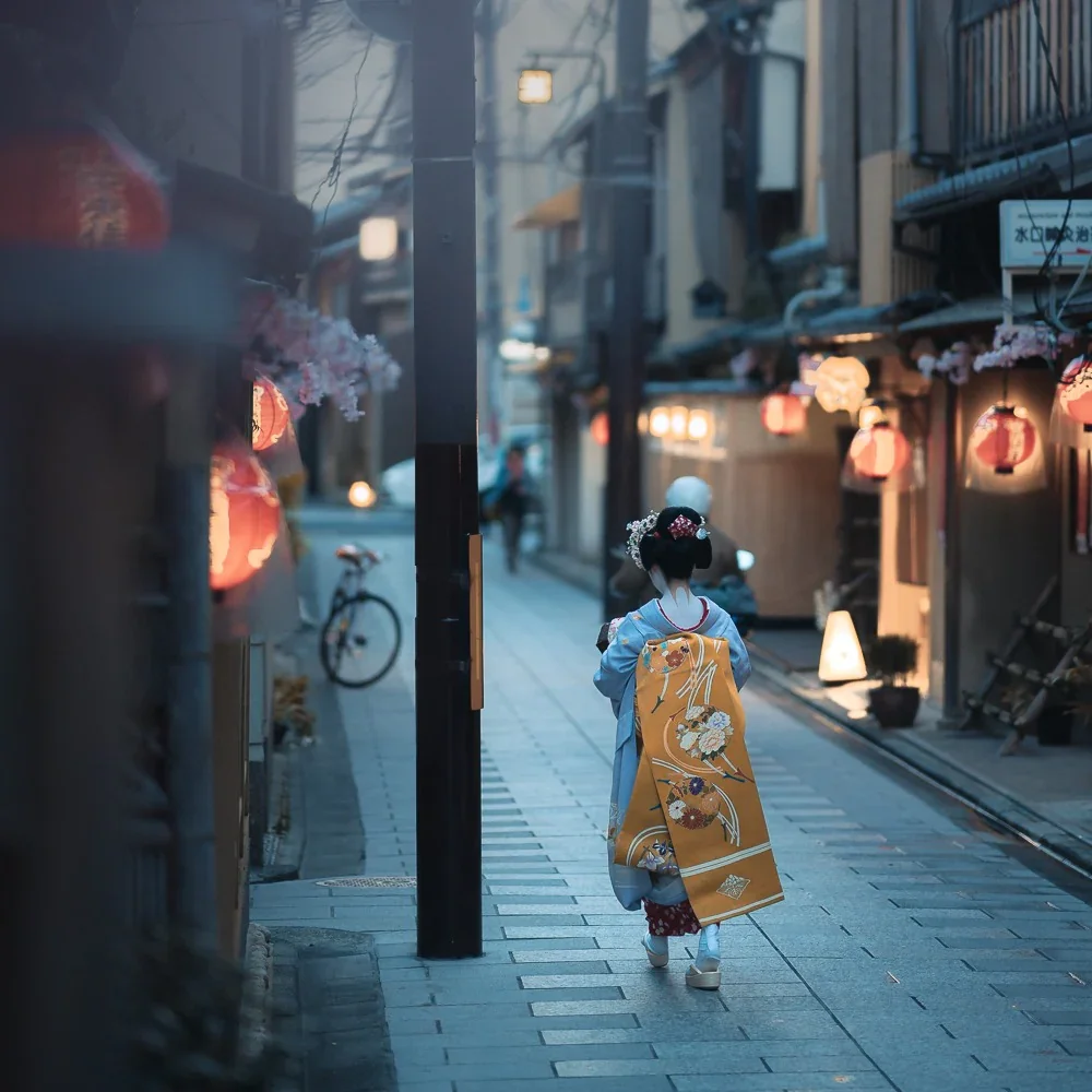 Photographing-Geisha-in-Kyoto-Pat-Kay-Blog-07207.webp