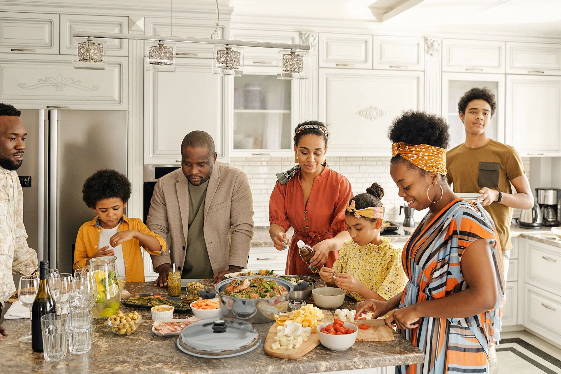 AfricanFamily_12Qt_Roaster.jpg