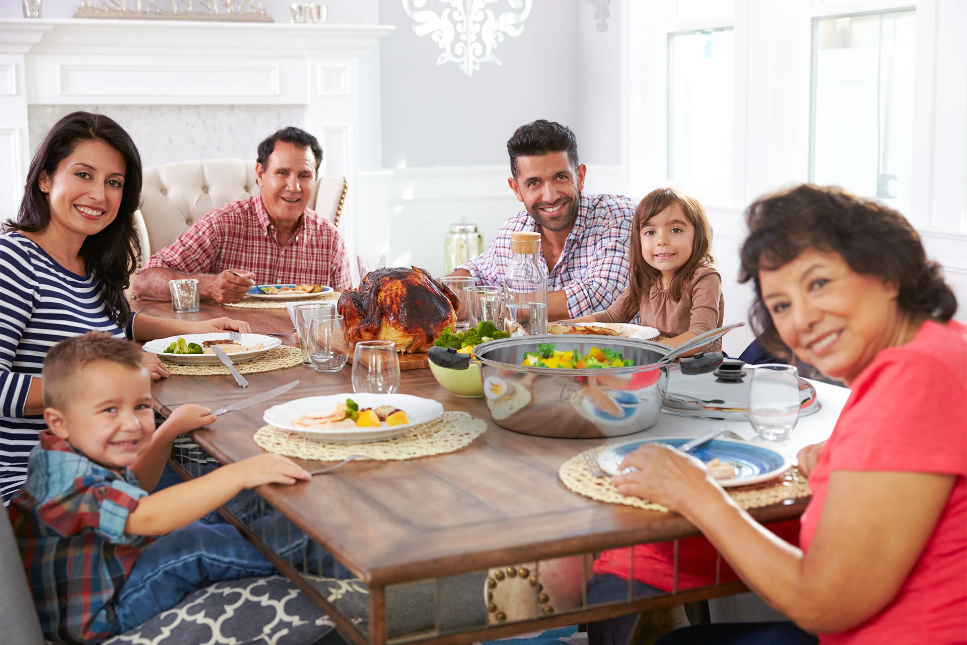 HispanicFamily_12Qt_Roaster_3D.jpg