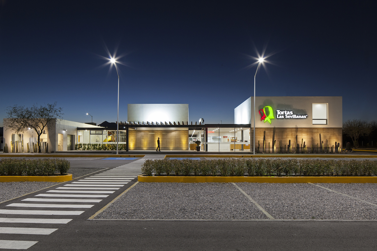  Matehuala, S.L.P 2012-2013  Obra Terminada    Calli de Plata Bienal de Arquitectura Región II Colegio de Arquitectos S.L.P   DISEÑO: Víctor Nava, Saadi Jiménez COLABORADORES: Christian Villa     