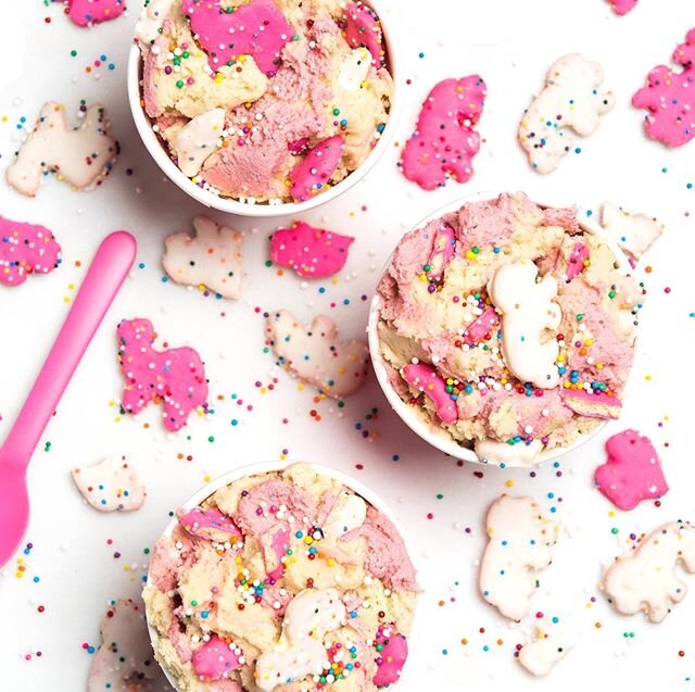 Let&rsquo;s make cookie dough today!! Join me at 4:30pm ET over @cookiedonyc for a LIVE so we can make The Frosted Fork - sugar cookie base with homemade frosted circus cookie butter and white chocolate chips! Happy Friday!! 💕💖🎀