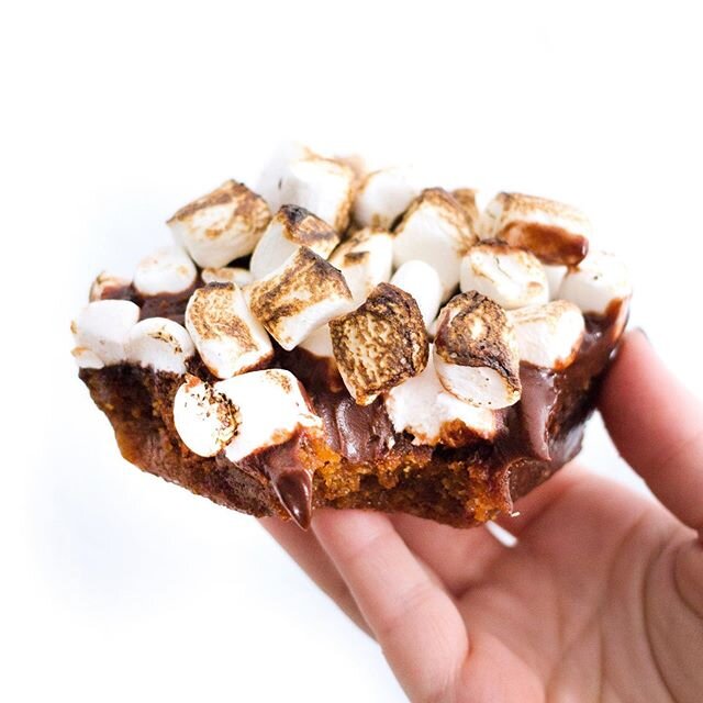 It&rsquo;s officially summer (wahoo!) and almost the 4th of July (crazy) and s&rsquo;mores are always better when there are more to go around (duh) and when you don&rsquo;t need an actual campfire to satisfy the craving (check). Sooo what are you wai