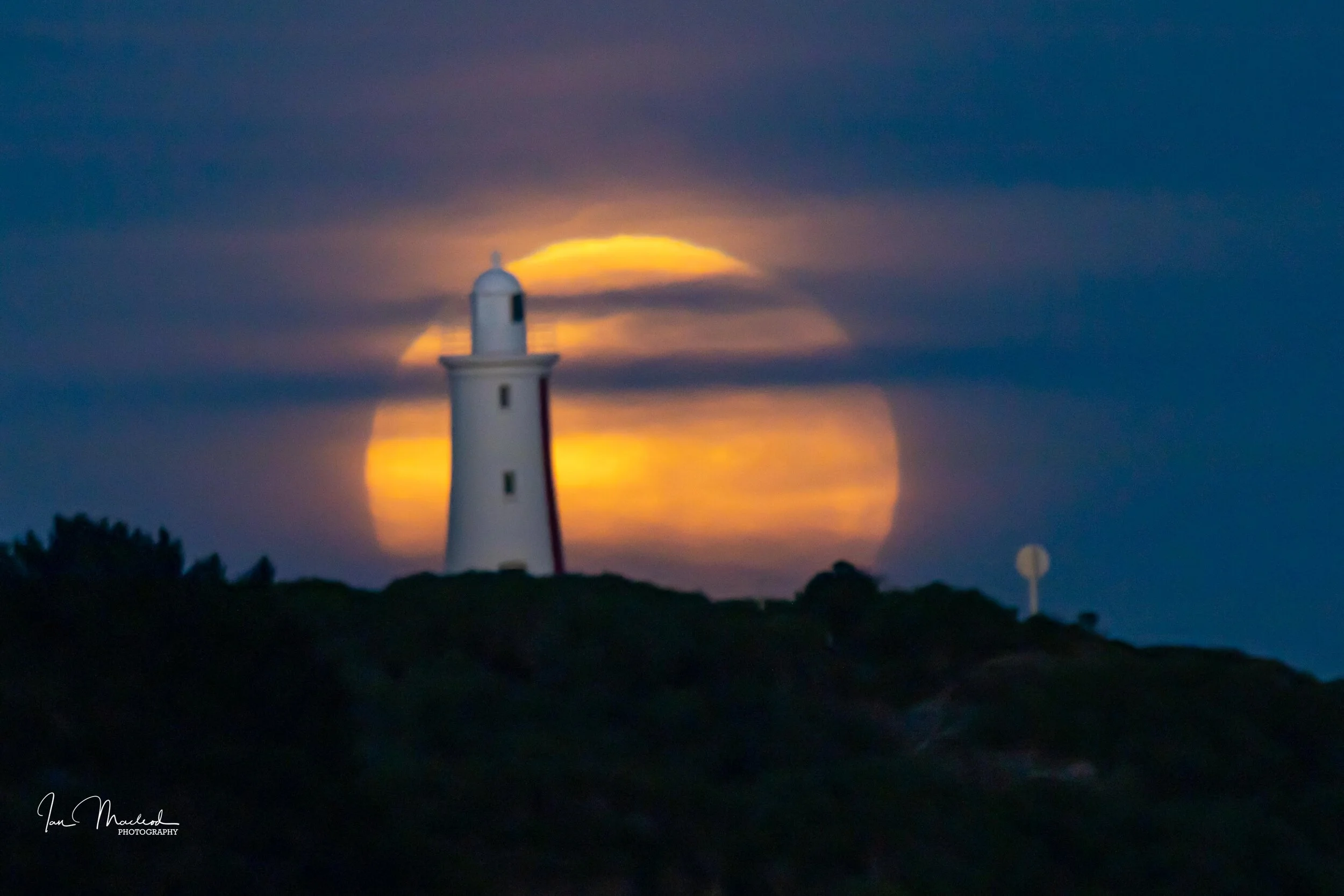 A Moon-7163.jpg