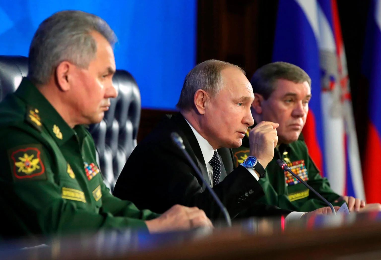 Putin-and-the-military-1536x1050[1].jpg