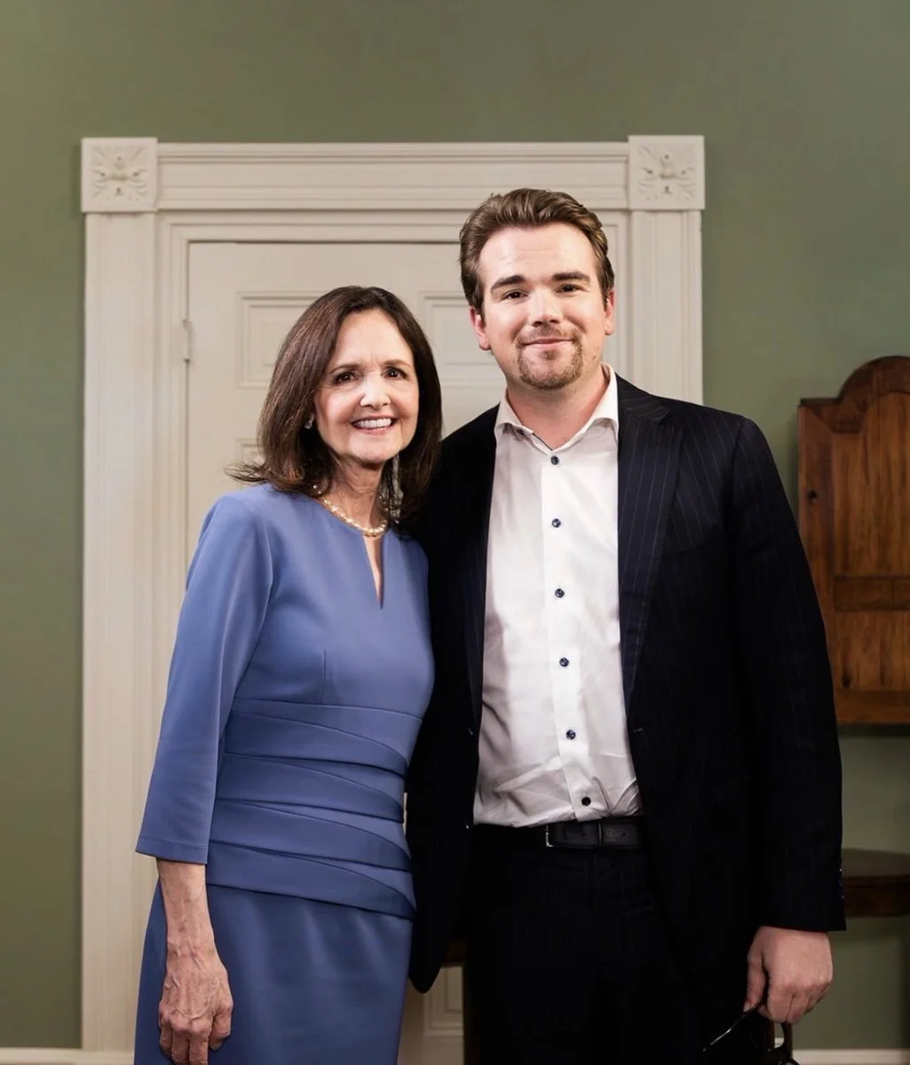Gold T Judy Shelton.jpg