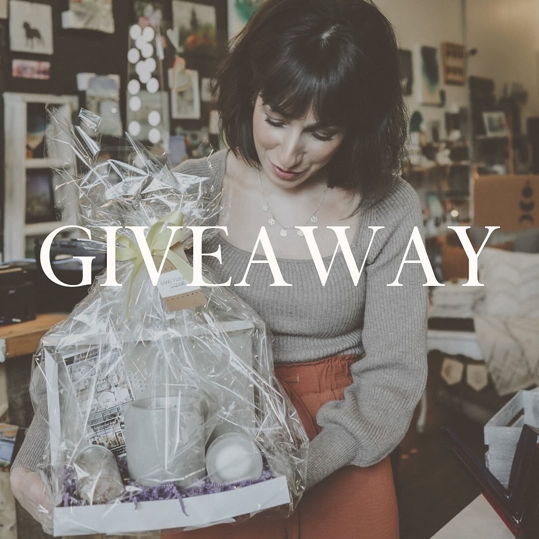 🌷 G I V E A W A Y 💛
Mamas Treat Giveaway! Celebrate the amazing Mamas around you &amp; in your life with this wonderful local giveaway&hellip; 
What you win:
&bull;Memories&hellip;. a free 30 minute photo session with @aspencaptures.photography
&bu