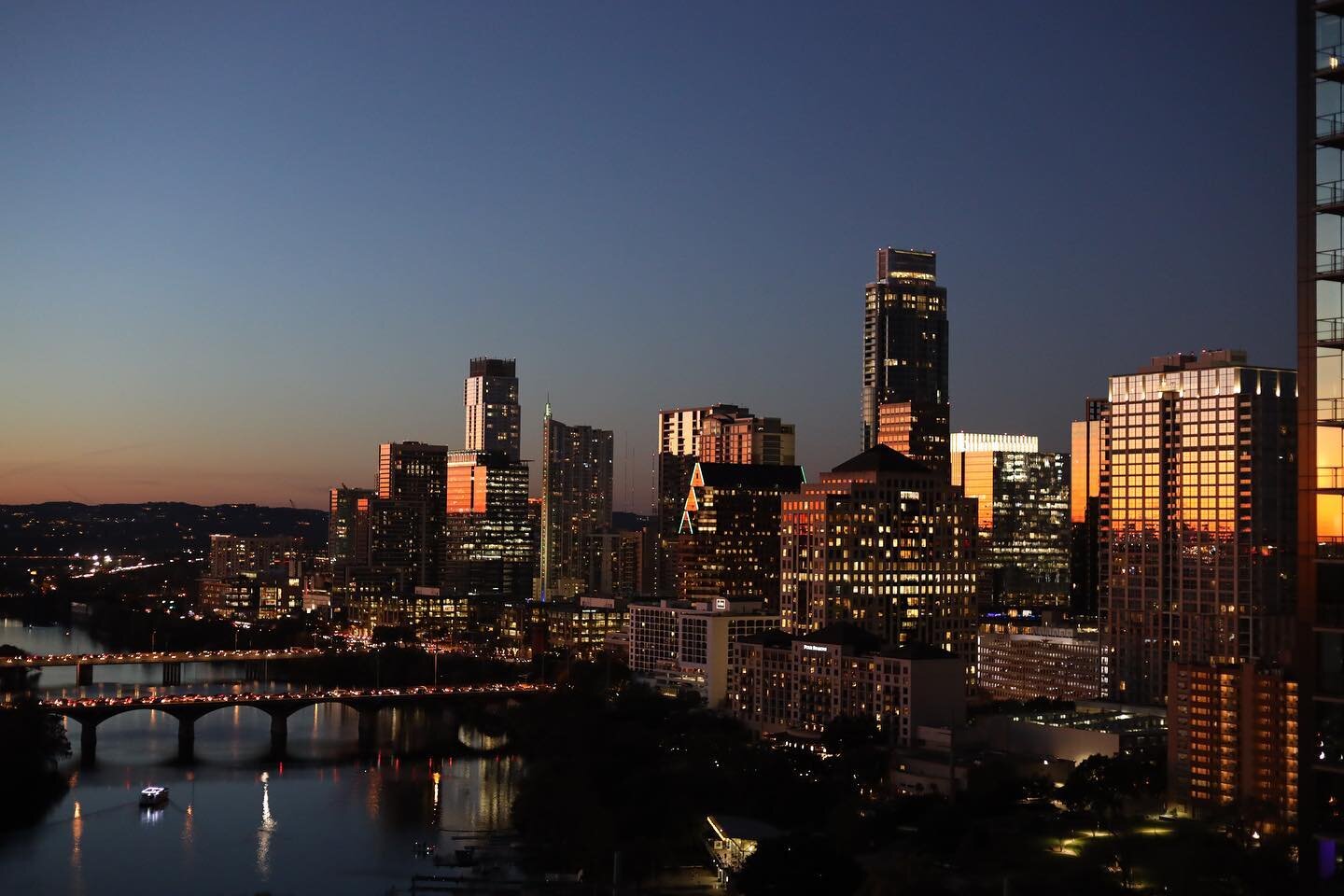 Straight out of camera. | Austin⠀
⠀
⠀
⠀
⠀
⠀
⠀
#austin #atx #canoneosr #austinskyline #nofilter