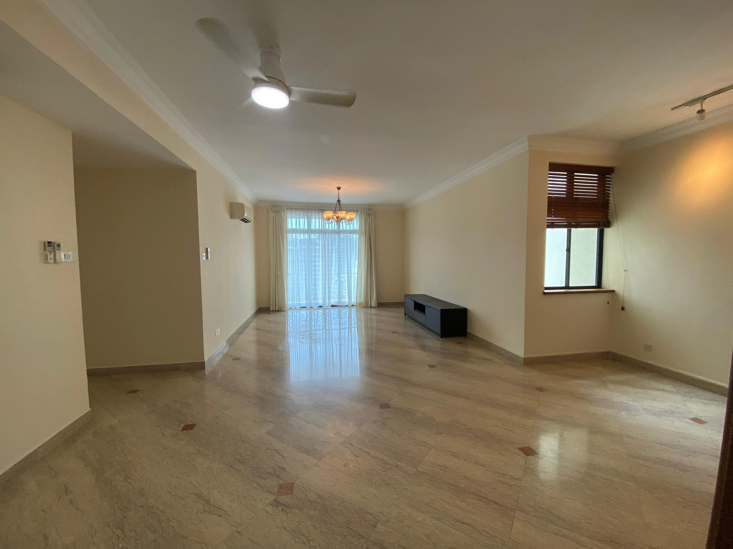 Spring Grove 1389 sqft 4.jpg