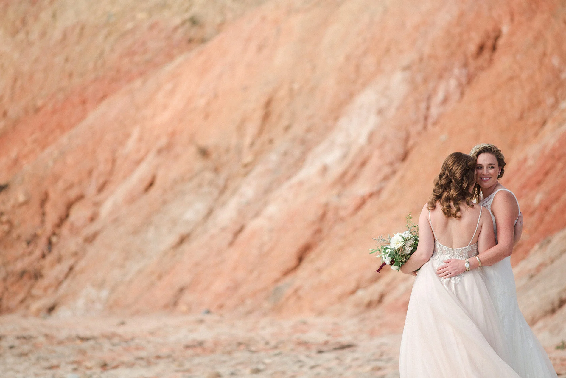 21-gay-head-lightouhouse-marthas-vineyard-same-sex-wedding.jpg