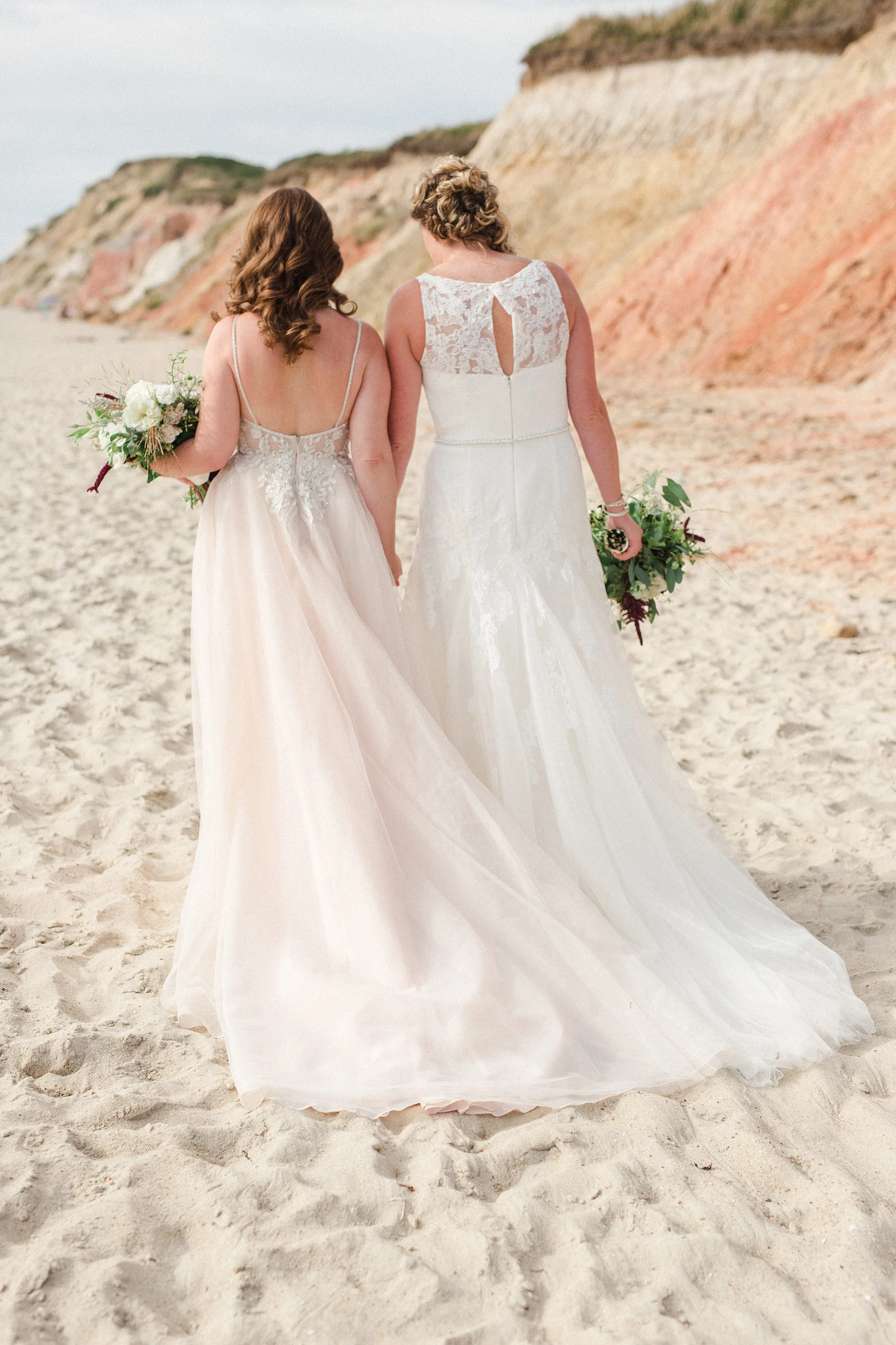 22-gay-head-lightouhouse-marthas-vineyard-same-sex-wedding.jpg