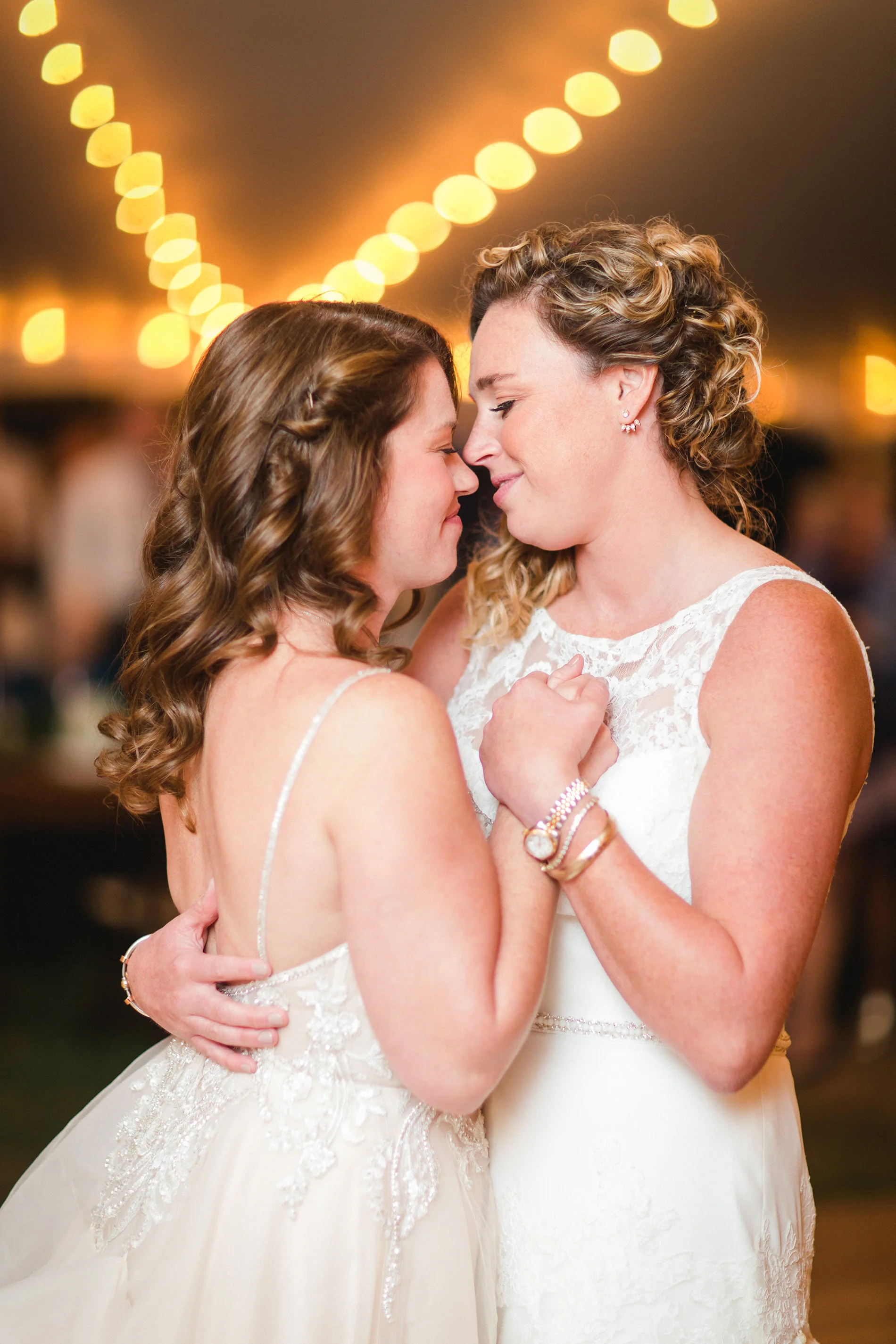 66-gay-head-lightouhouse-marthas-vineyard-same-sex-wedding.jpg