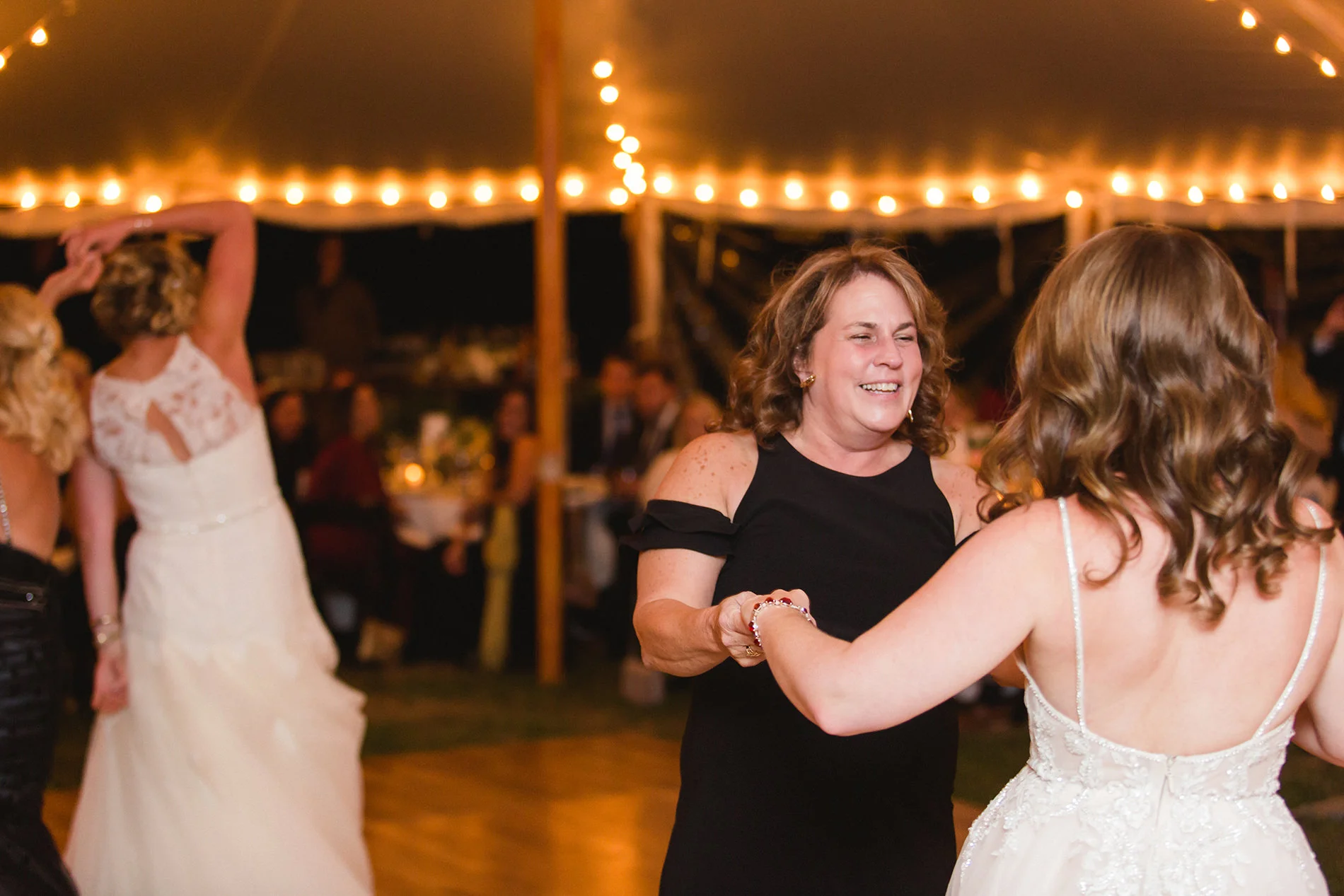 76-gay-head-lightouhouse-marthas-vineyard-same-sex-wedding.jpg