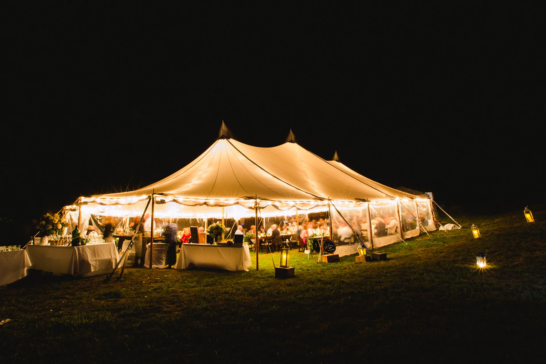 79-gay-head-lightouhouse-marthas-vineyard-same-sex-wedding.jpg