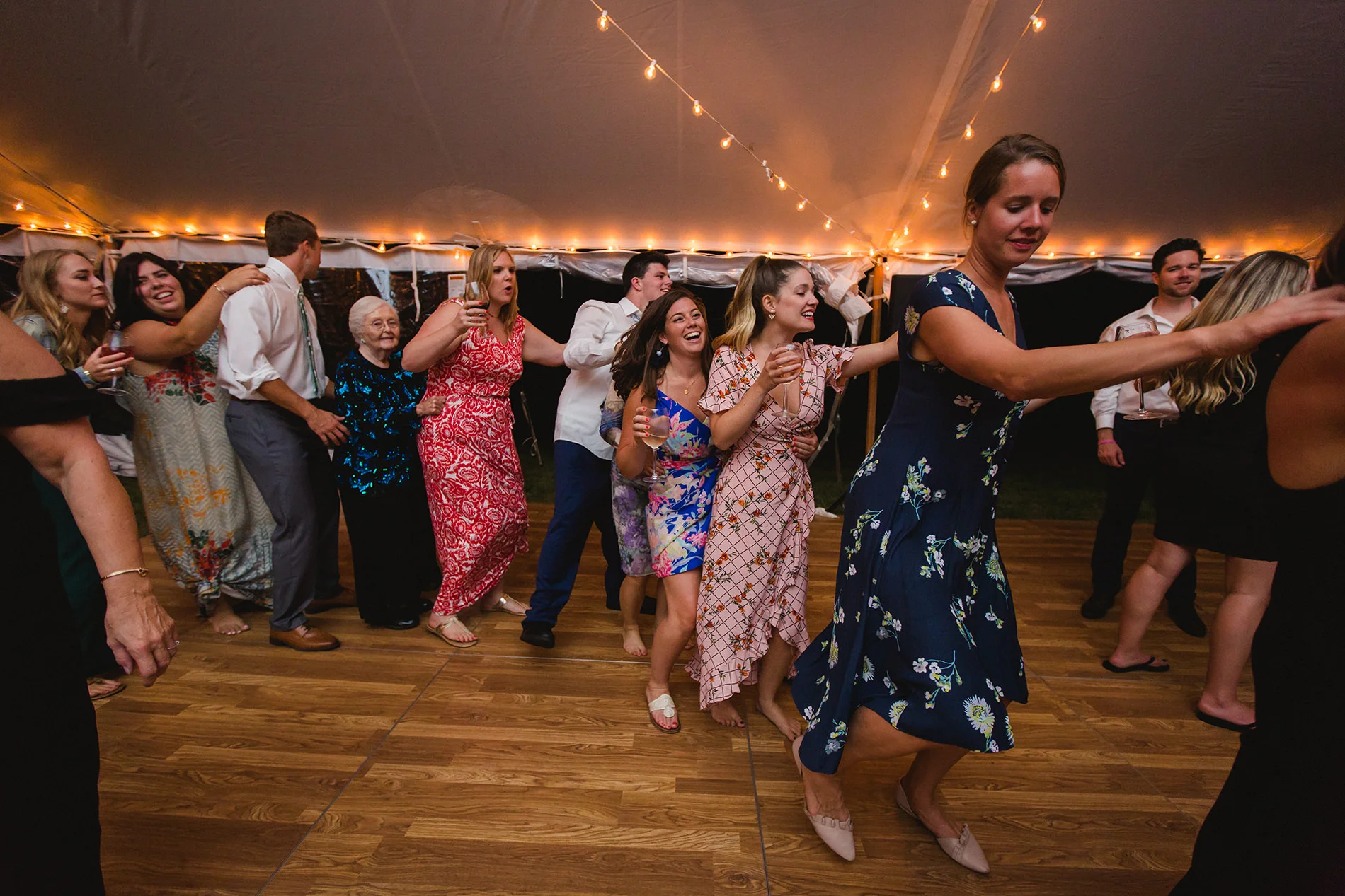 86-gay-head-lightouhouse-marthas-vineyard-same-sex-wedding.jpg