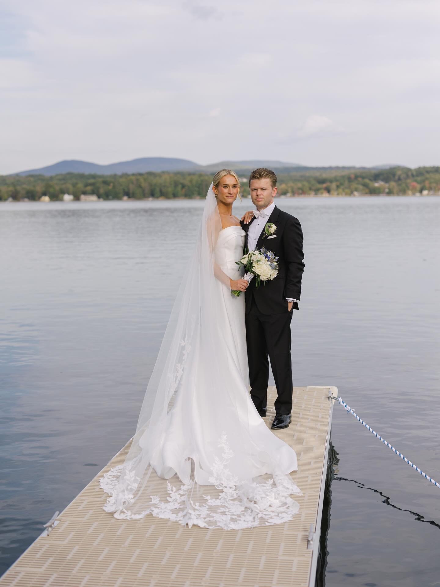 Erin and Ryan were married at The Lake Estate on Winnisquam, a brand new venue. I opened the door to Erin&rsquo;s mom immediately joking with me, and I knew this crew was going to be trouble in the best way.
Their entire circle of friends showed up L