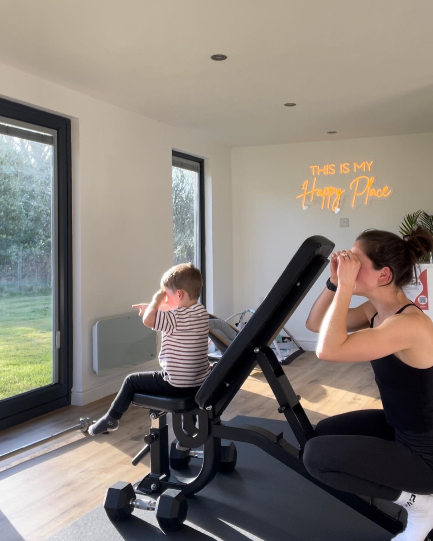 When your workout turns into a make-believe safari 🐅 🦒🐘 🦧🦓

Arlo chose to come into the studio with me this afternoon rather than stay inside with all of his toys, and we had the best time! Lots of giggles, plenty of play but also a really good 