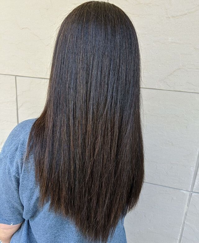 Birthday Brazilian Blowout 🎂🎉⠀
A gorgeous, smooth, long lasting treatment for any type of hair. Perfect for controlling frizz and softening curls!⠀
........................⠀
Styled by Debbie ⠀
978-948-8188⠀
⠀
#brazilianblowout #brazilianblowoutcert