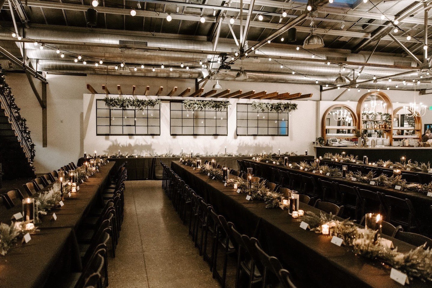 The halls are decked, the candles are glowing - wherever this holiday finds you, we&rsquo;re wishing you a very Merry Christmas! ⁠
⁠
⁠
Planner: Shay Libby⁠
Photography: @allycorinnephotography⁠
Florist: @fellysflowersmadison⁠
Caterer: @stoddardsmarke