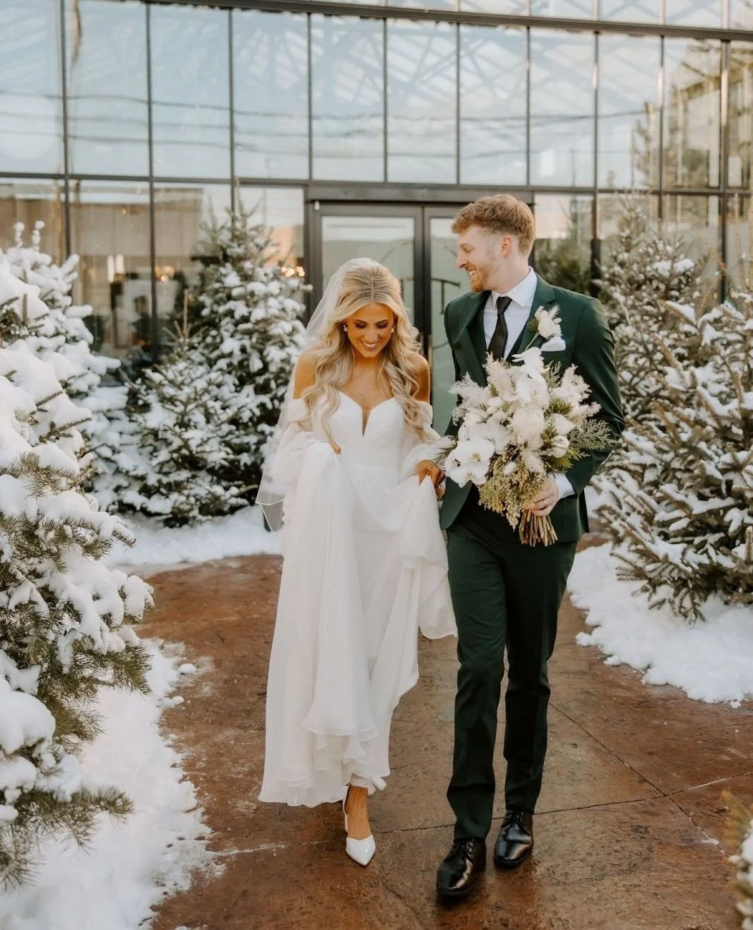 A courtyard made for cozy, glowing, and intimate moments 🥰⁠
⁠
⁠
Photographer: @allycorinnephotography ⁠
Florist: @fellysflowersmadison ⁠
Rentals: @eventessentialsmadison ⁠
⁠
⁠
#madisonwedding #downtownmadison #wisconsinwedding #madisonweddingphotogr