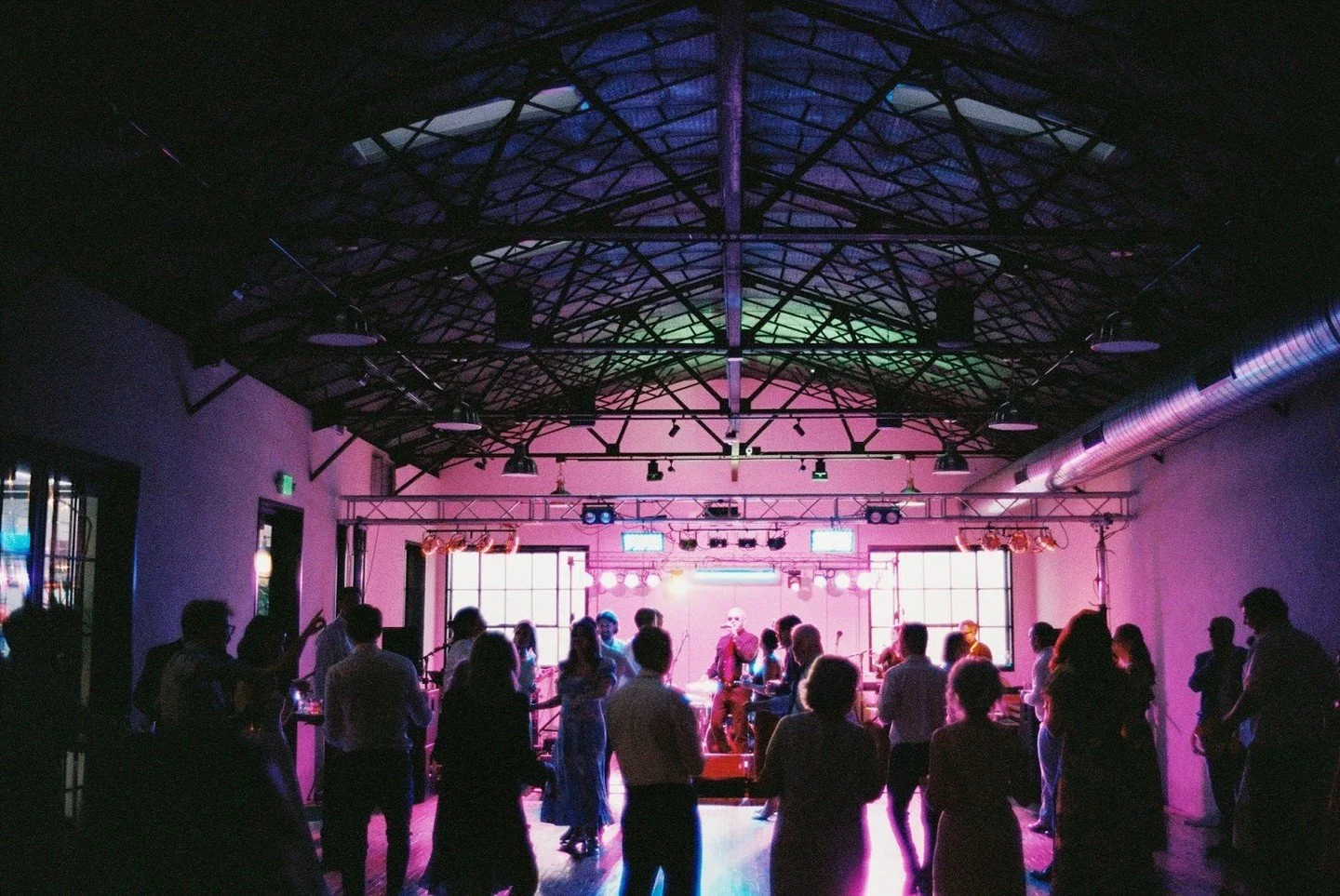 Whatever your vibe, we&rsquo;ve got room for it.  The Tinsmith can accommodate both DJ&rsquo;s and live entertainment, so that you can keep your party going, and the dance floor hopping, all night long.⁠
⁠
⁠
Sam &amp; Ben⁠
Planner: @olivebranchevents