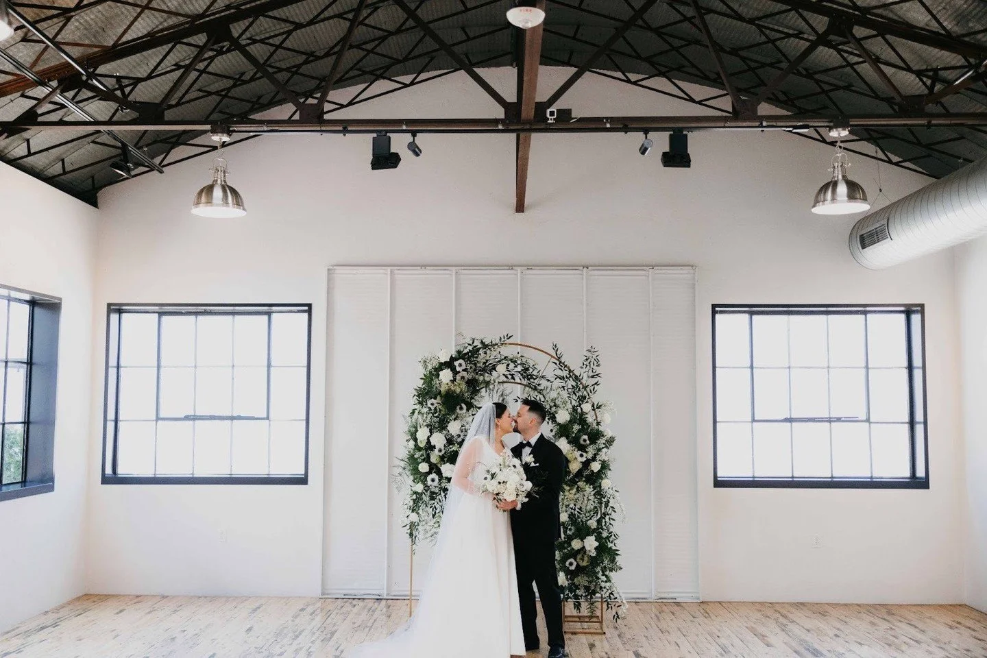 For couples who care about details, flow, and feeling - The Tinsmith was designed specifically with weddings in mind, so that you can celebrate with ease. ⁠
⁠
Photography: @eastelmphotography ⁠
Planner: @redwoodweddingswi ⁠
Florist: @generationswfnp 