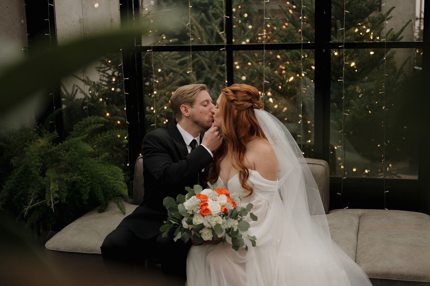 Love looks good here 🥰⁠
⁠
⁠
Photographer: @morganphotoco⁠
⁠
⁠
#coupleportraits #weddingphotography #madisonwedding #madisonweddingphotographer⁠