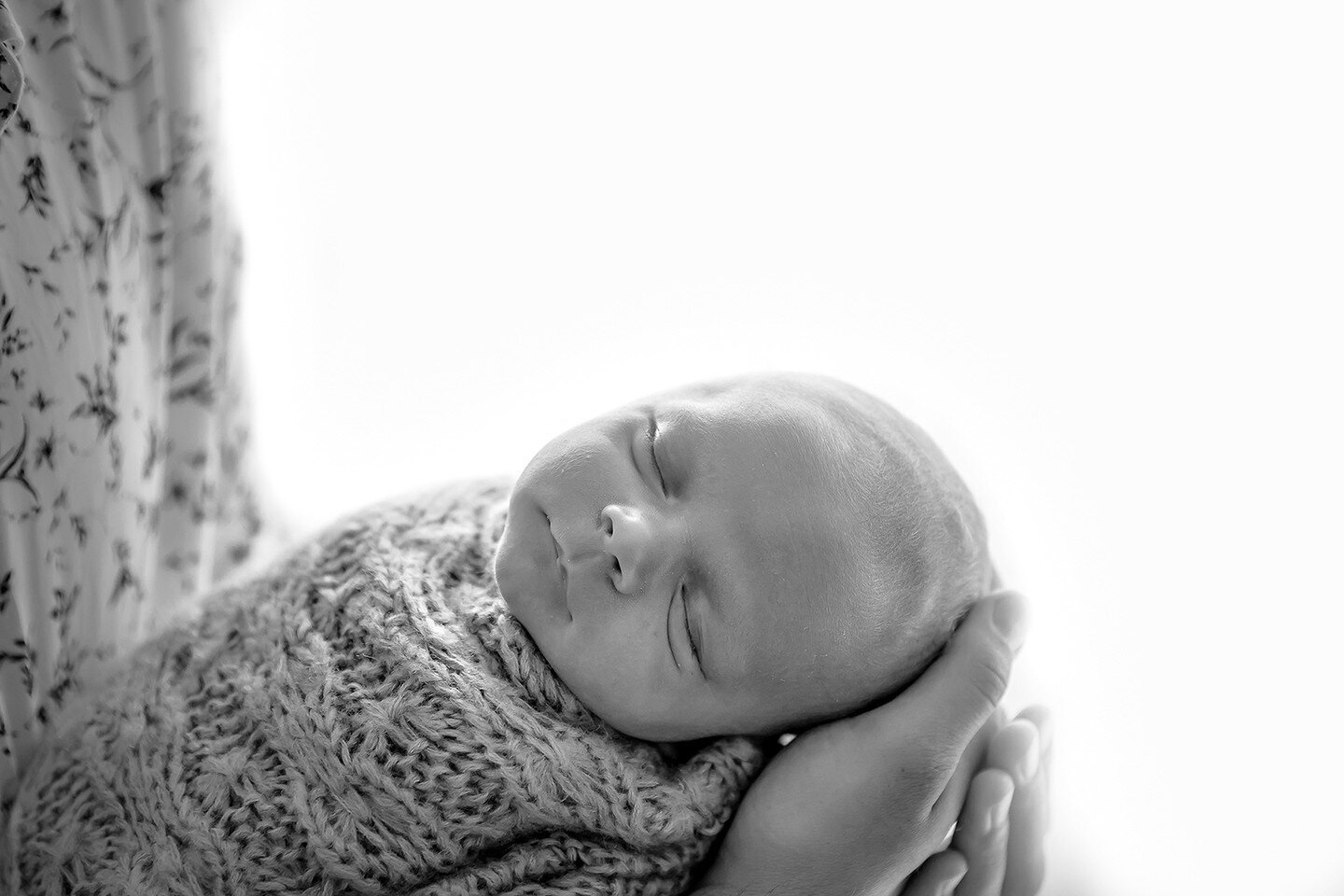 Black and white portraits are just sooooo beautiful! 🖤 Would you like some in your newborn gallery? We can definitely do that!⁠
⁠
Bookings for late 2023 are filling fast. Get in touch soon to check availability around your due date!⁠
⁠
⁠
Hayley Carb