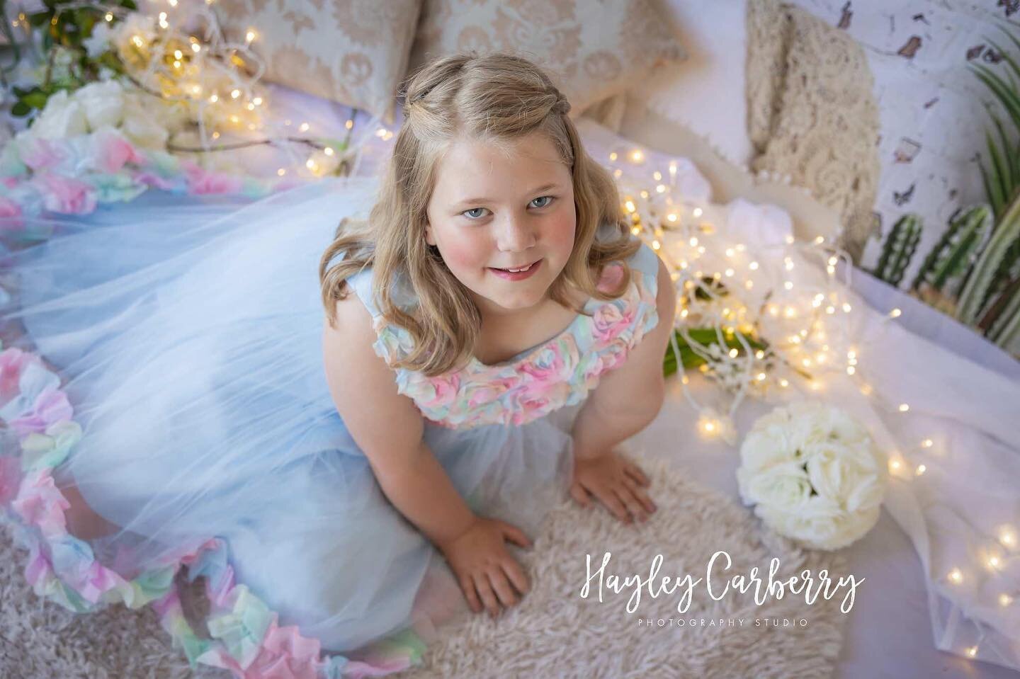 Only a few more days until these Mini Sessions on the weekend, I am really looking forward to seeing everyone :)

There are a few more sessions left, for more information: https://www.hayleycarberry.com/mini-sessions