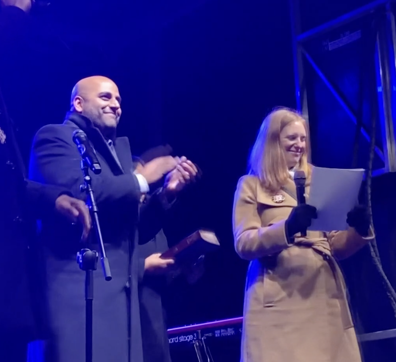 New  mayor of Hartford sworn in at midnight