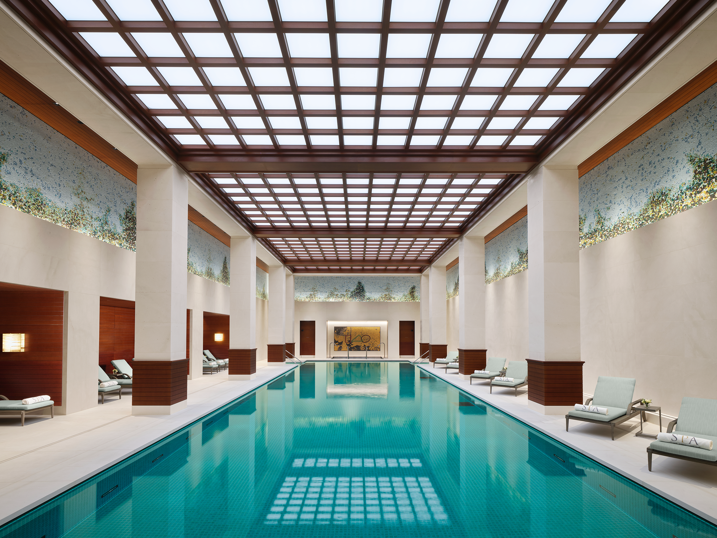 London_Spa & Wellness_Pool.png