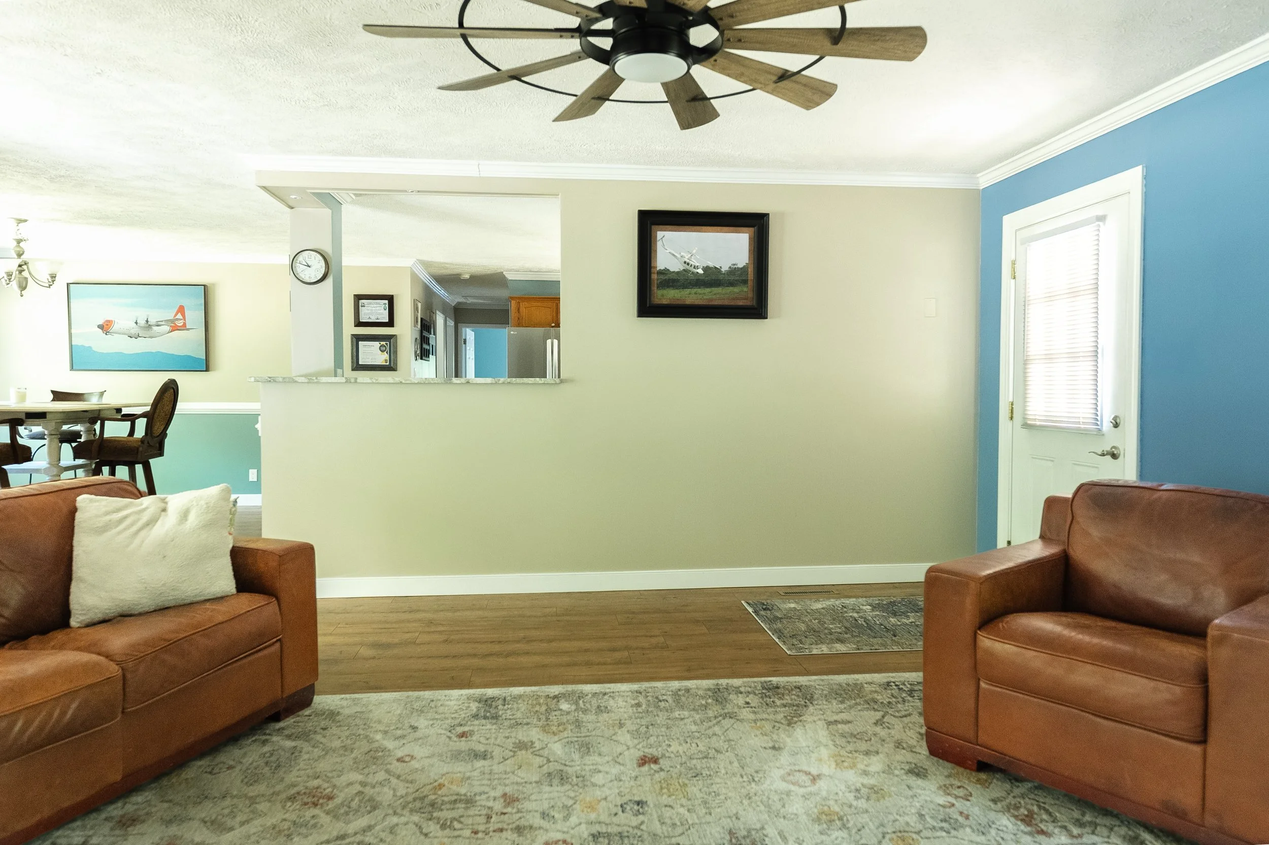 115 Edge Hill LN - Interior Living Room 5.jpg