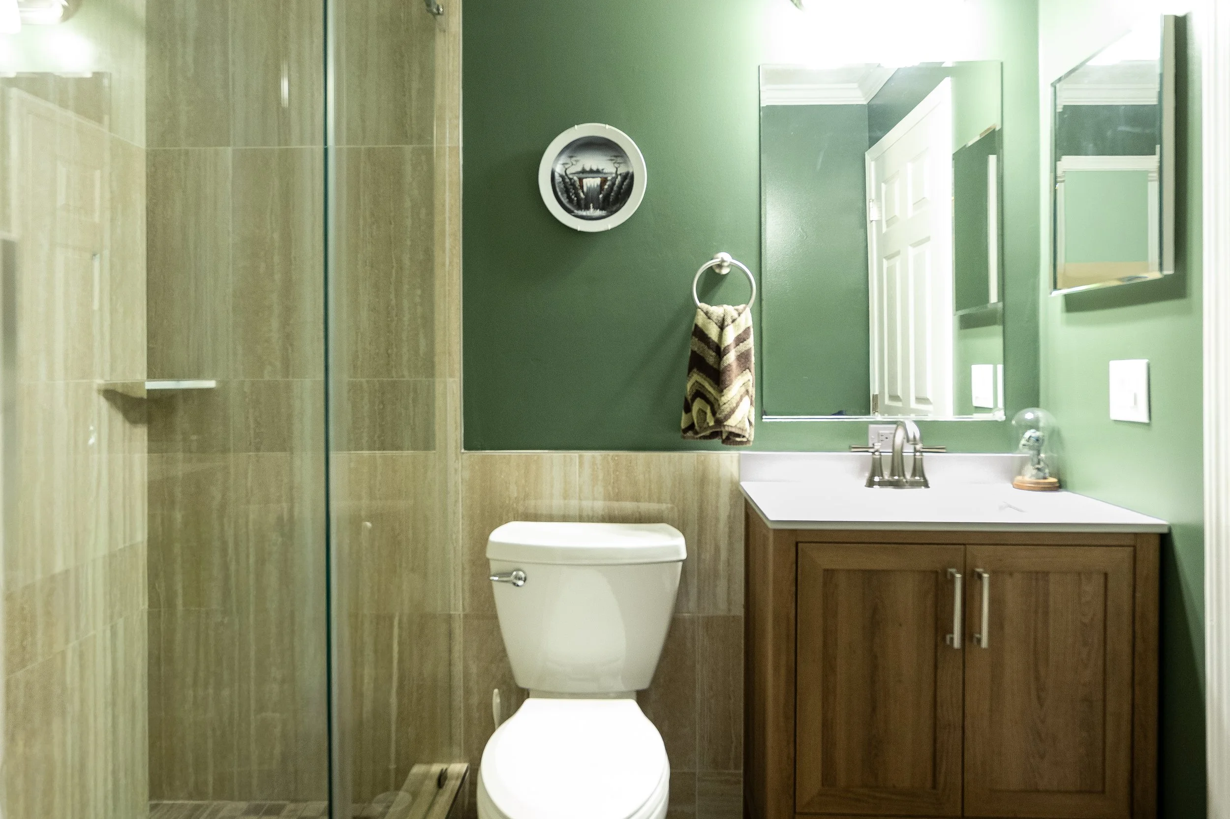 115 Edge Hill LN - Interior Guest Bath.jpg