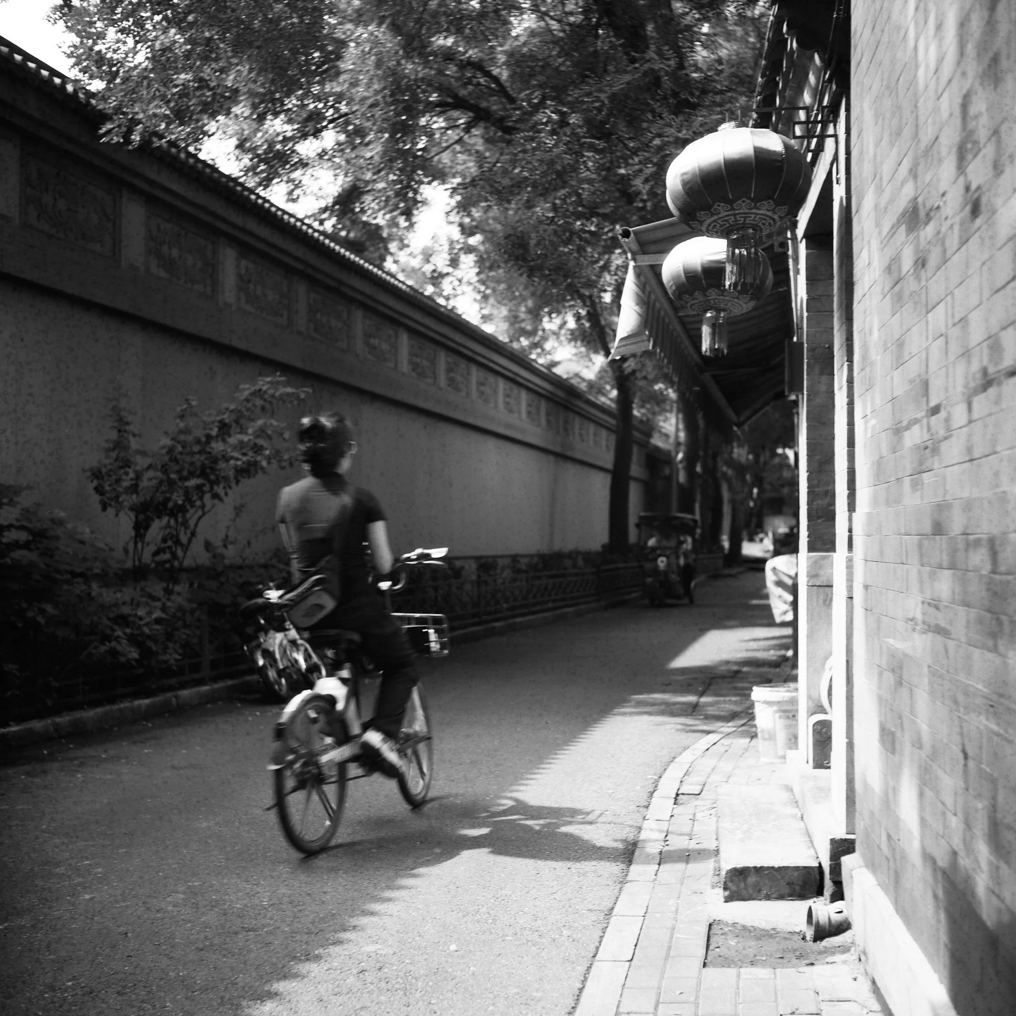 China BW Alleyway in oldtown web.jpg