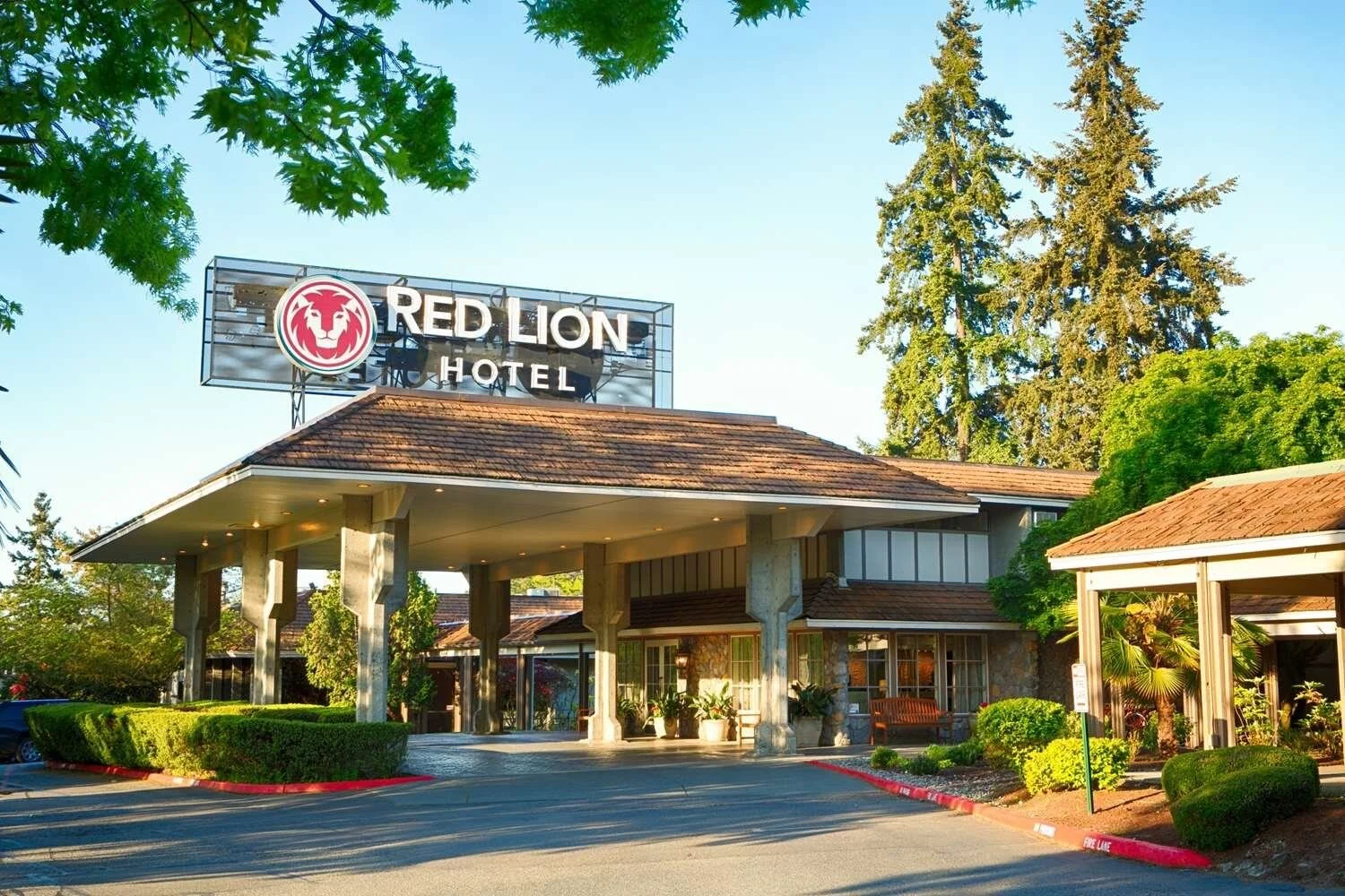 redlion.jpg