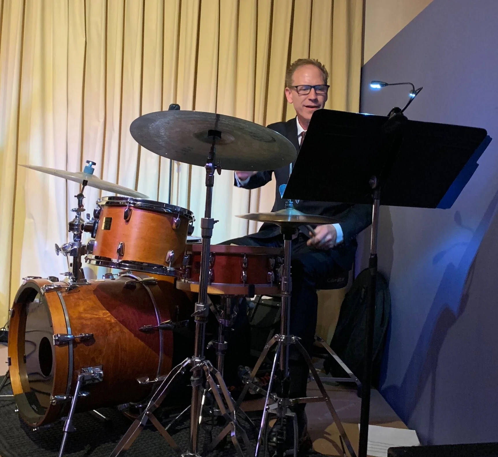 Looking right (at Drummer Voss)