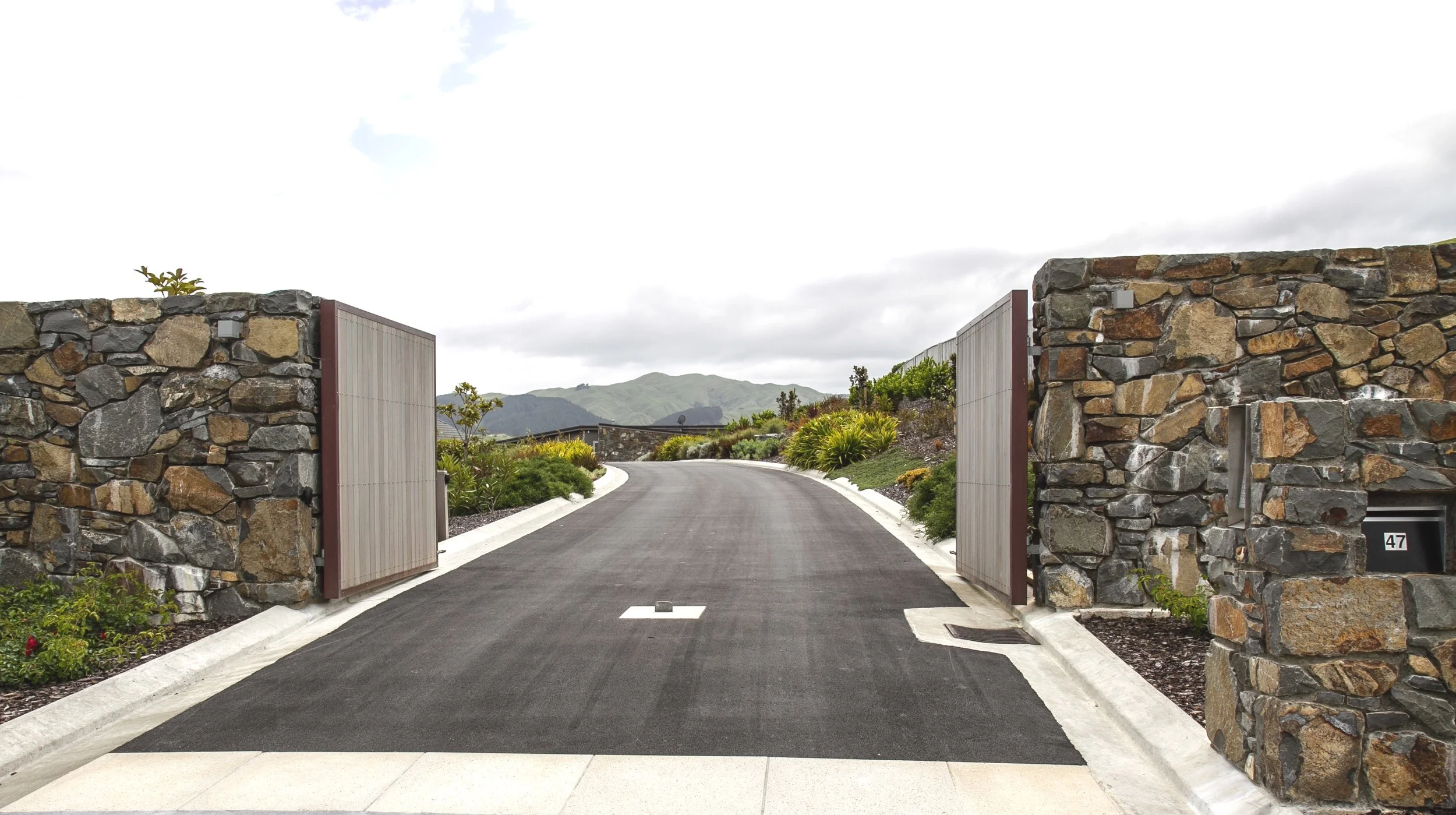 1+-+47+The+Crowsnest%2CWhitby%2CPorirua%2CWellington.jpg